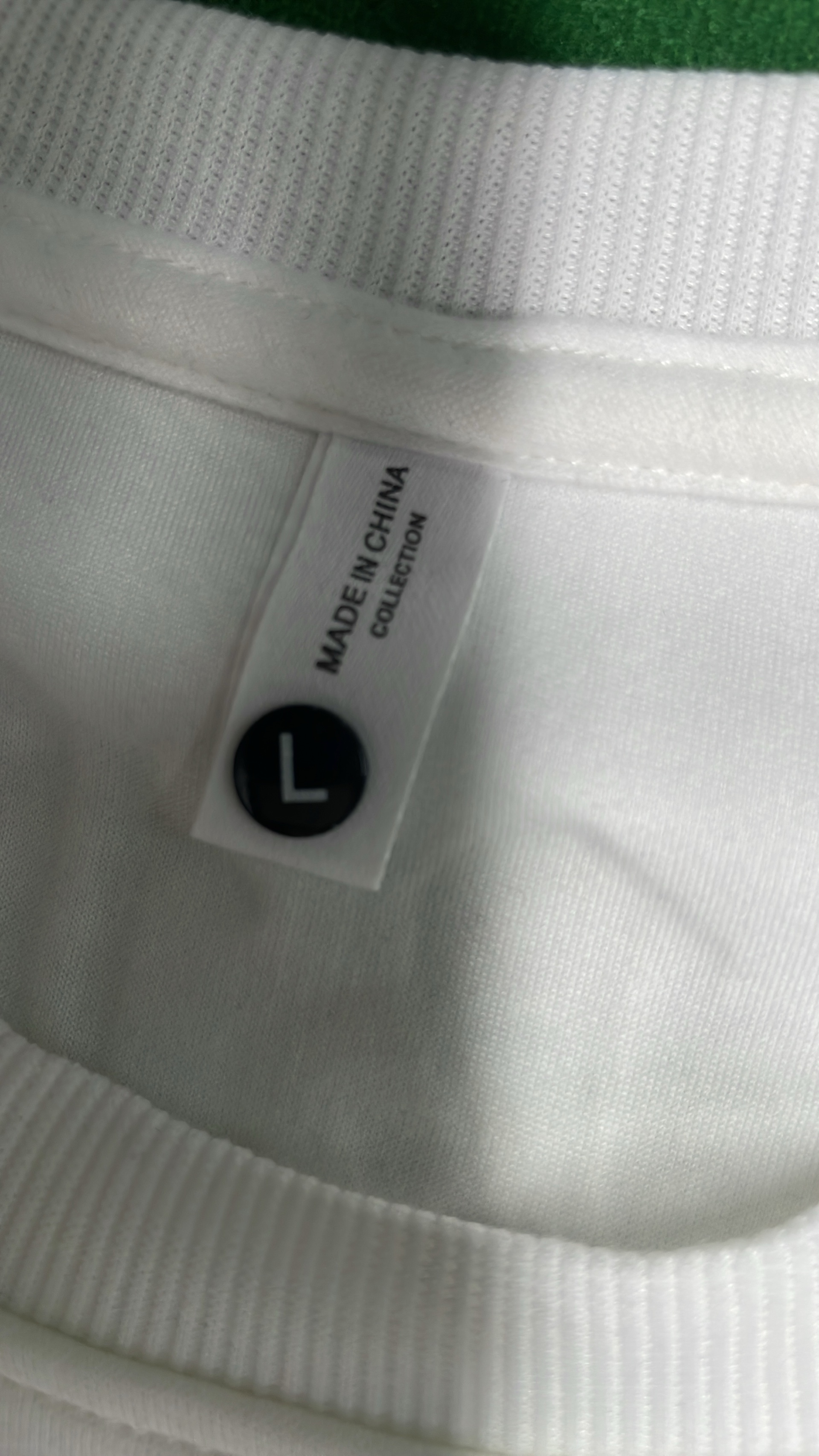 Sweater — QC-foto 1 van 4
