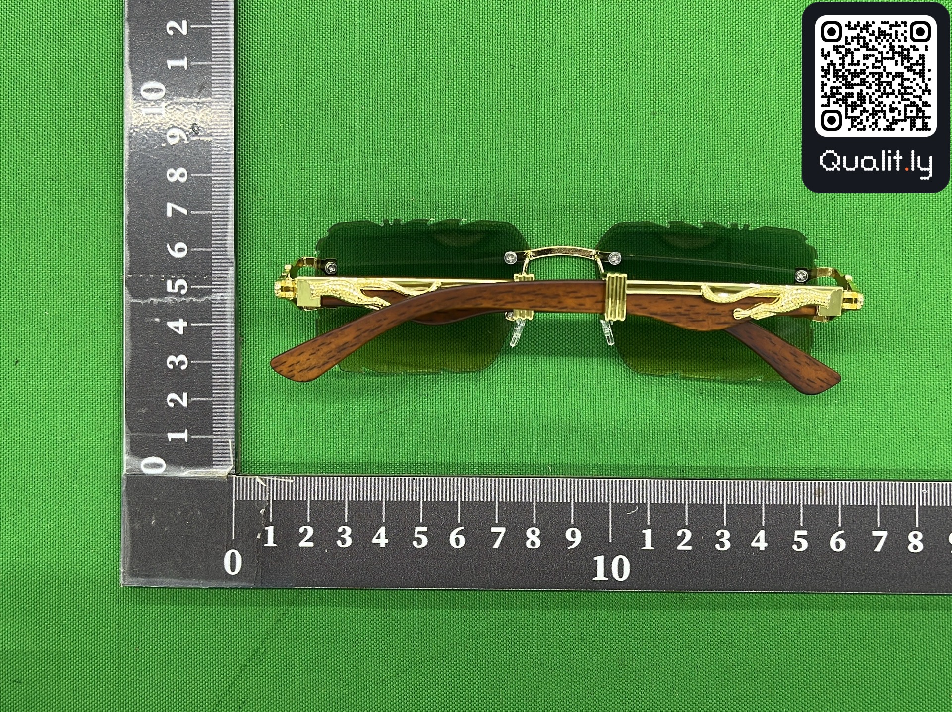 Sunglasses QC photo 3 of 6