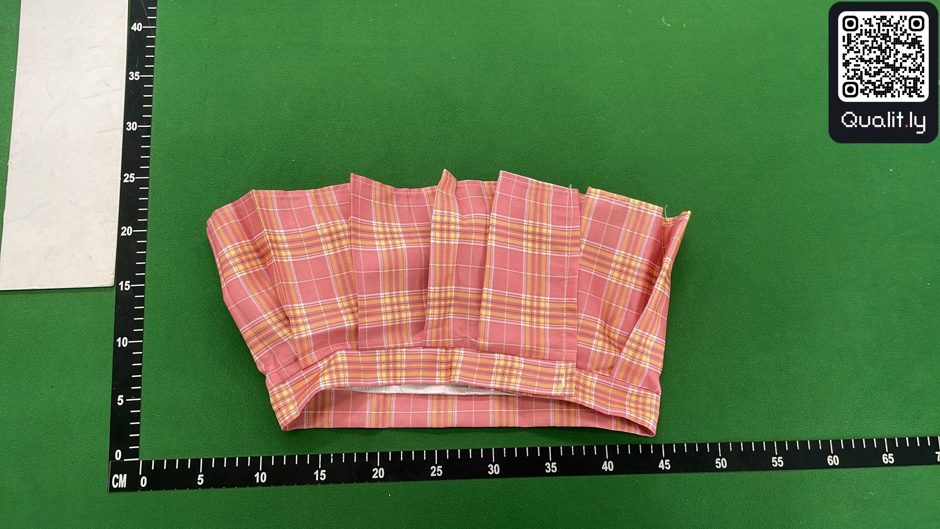 Pantaloni — foto QC 2 di 9