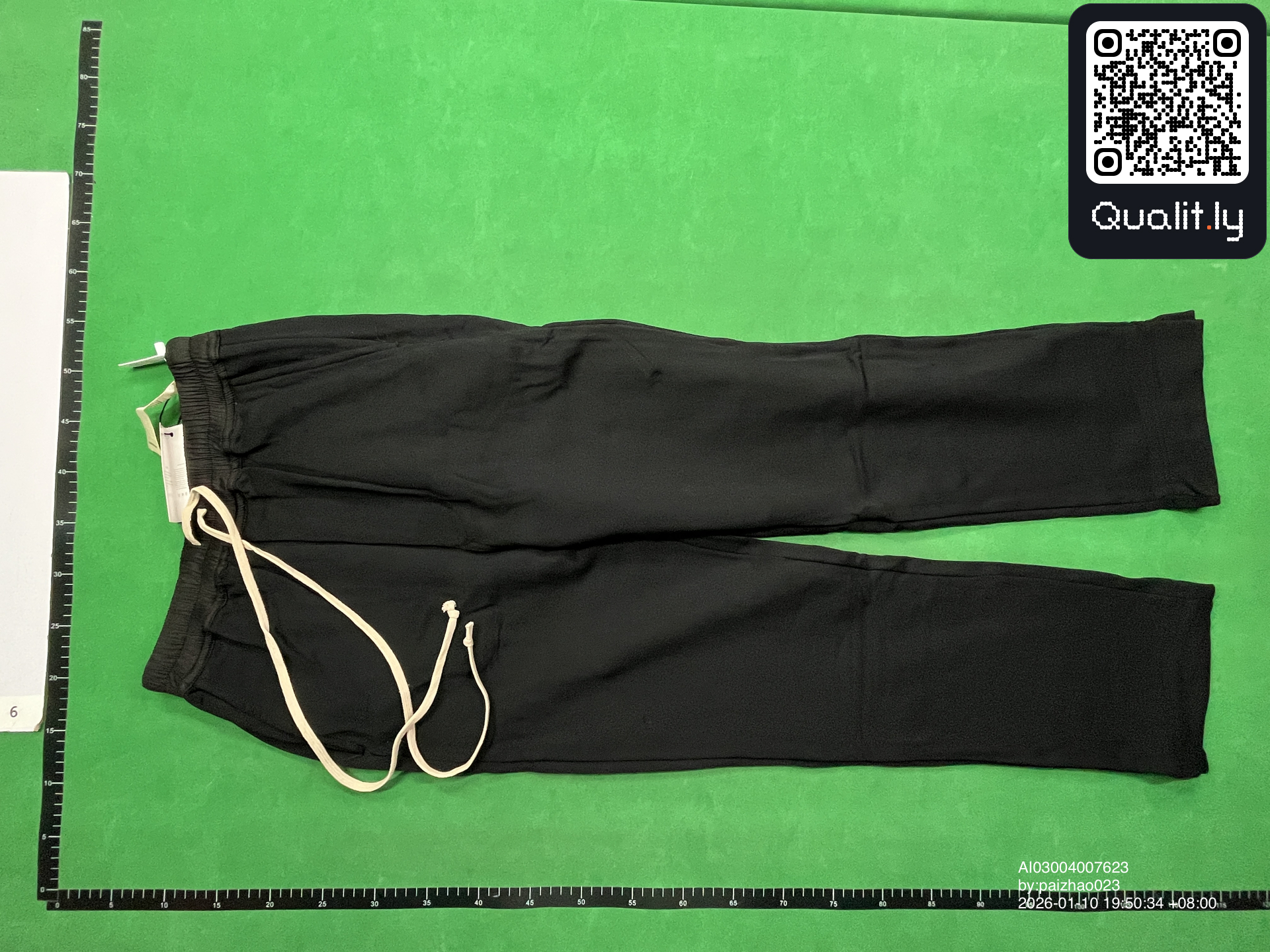 Pants QC photo 2 of 30