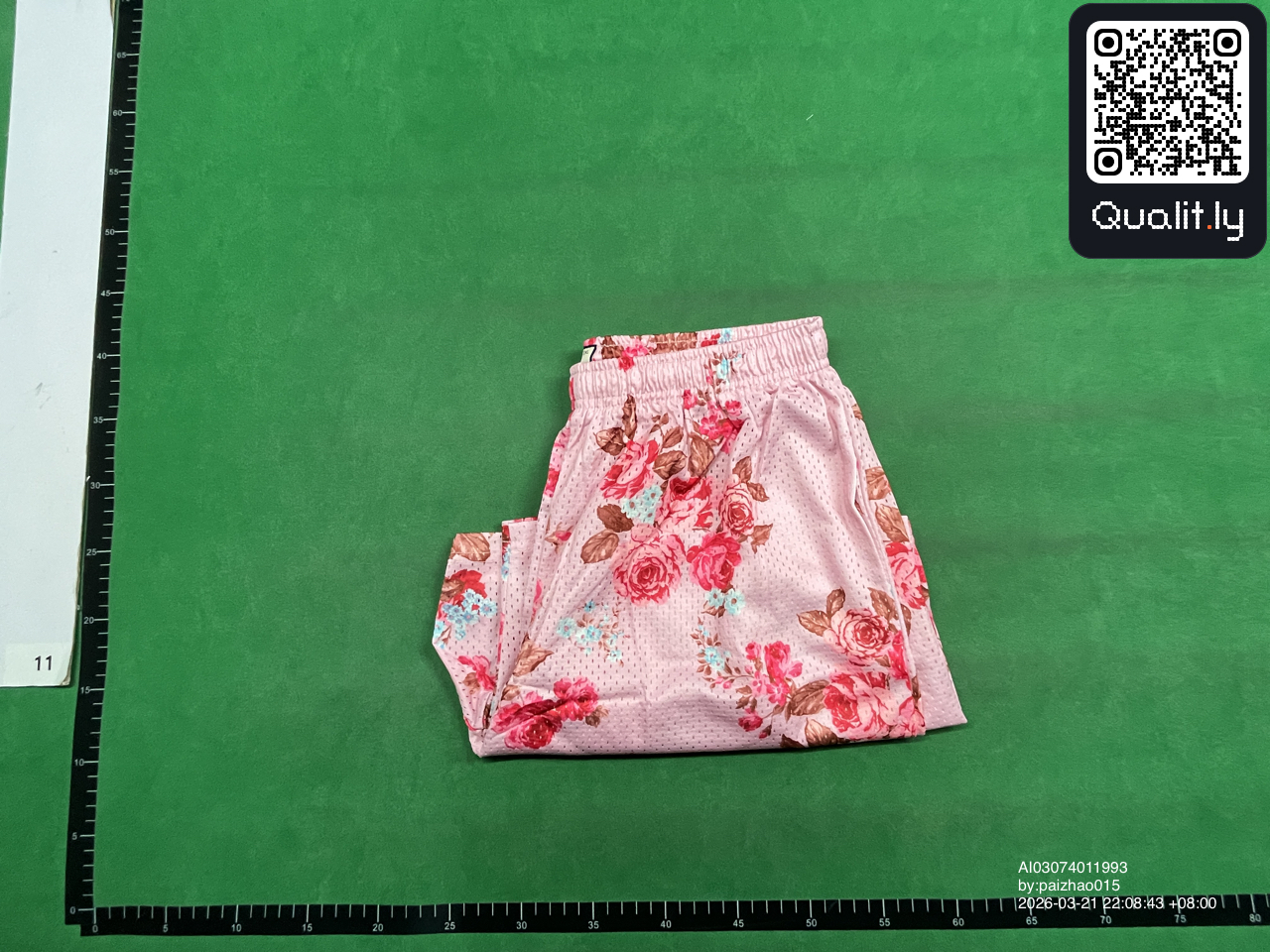 Pantaloncini — foto QC 2 di 50