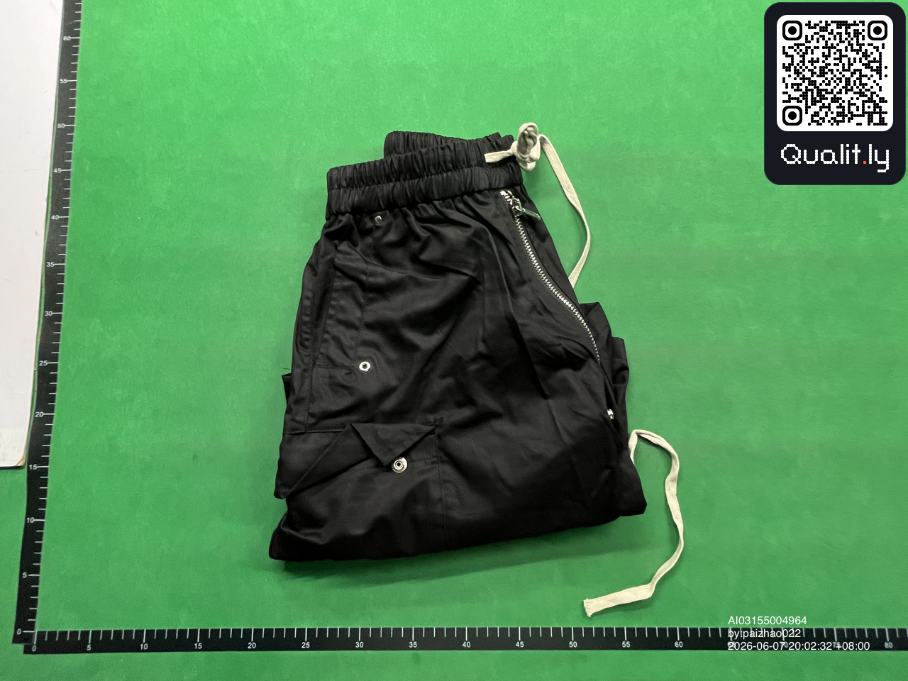 Pantaloncini — foto QC 1 di 10