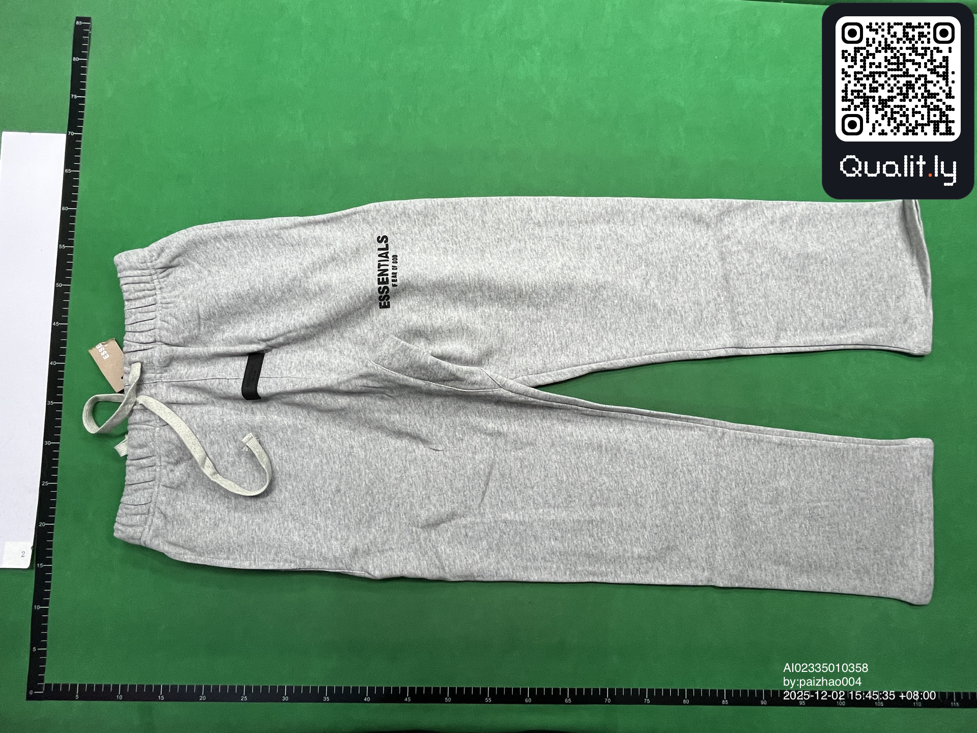 Pants QC photo 3 of 52