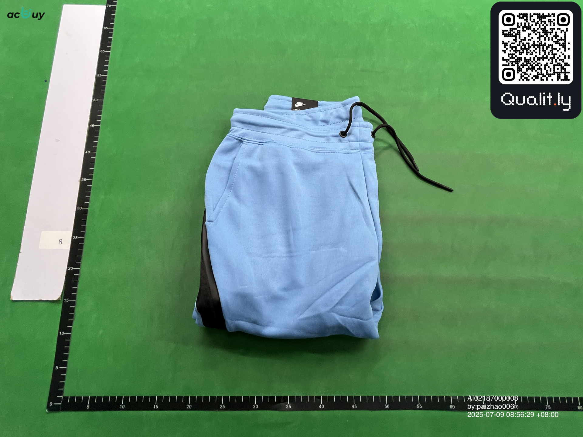 Pantalon — photo QC 1 sur 8