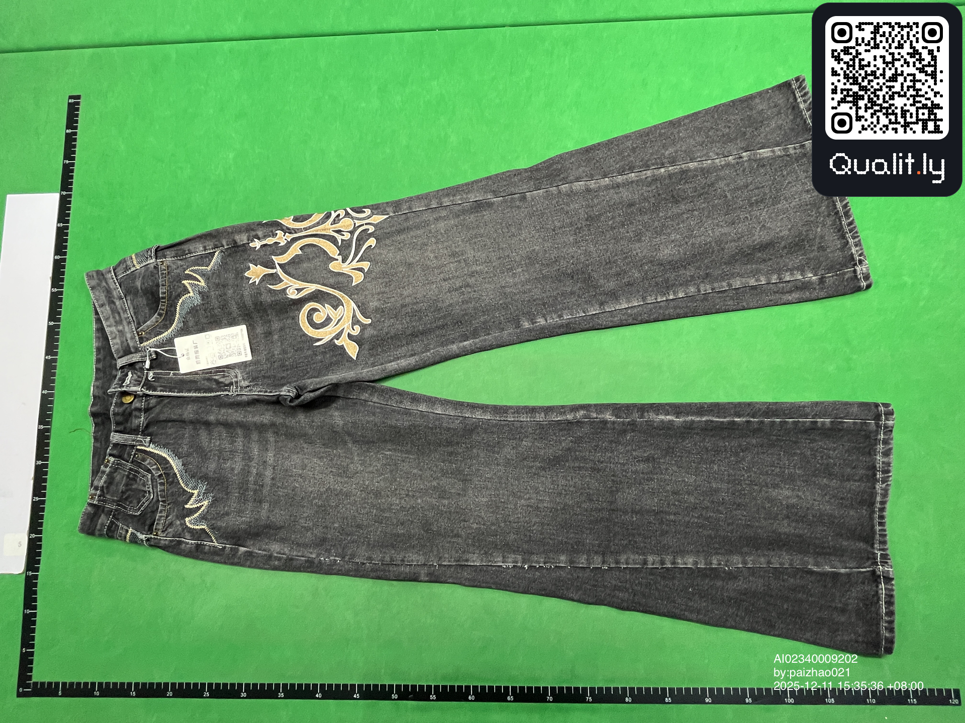 Jeans — QC-foto 3 av 8