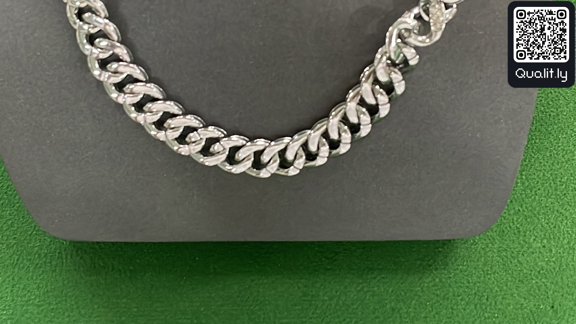 Jewelry QC photo 2 of 5