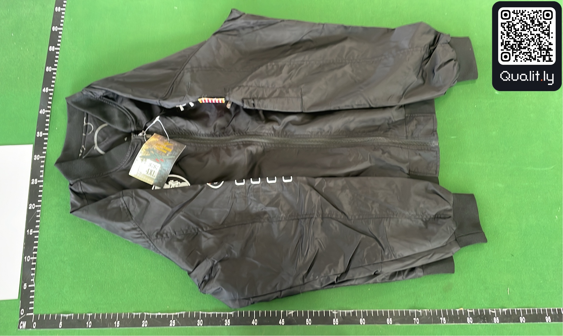 夹克 QC 照片 2 / 28
