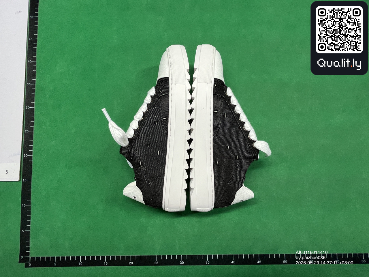 Foto QC 2 di 16