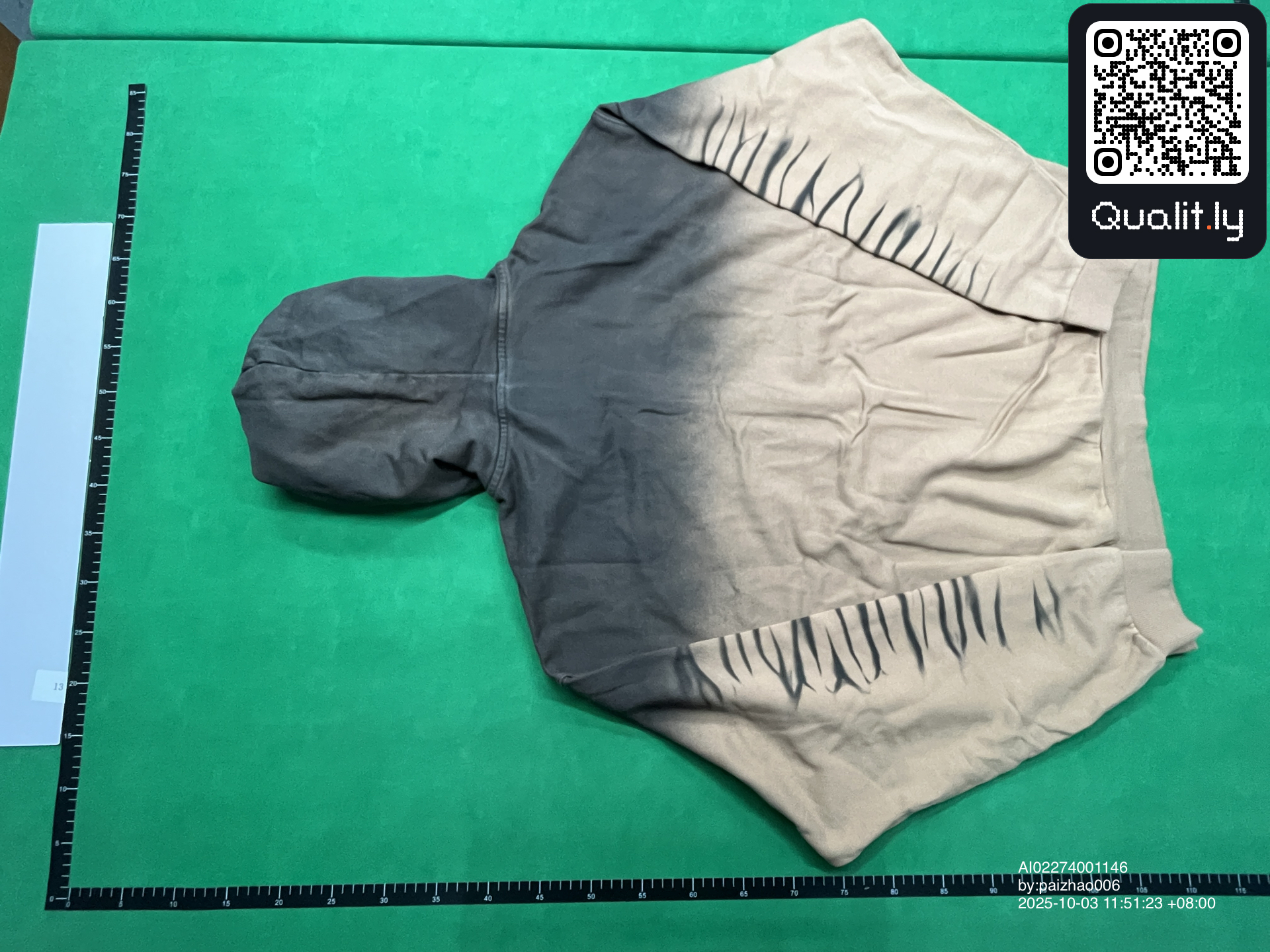 连帽卫衣 QC 照片 2 / 4