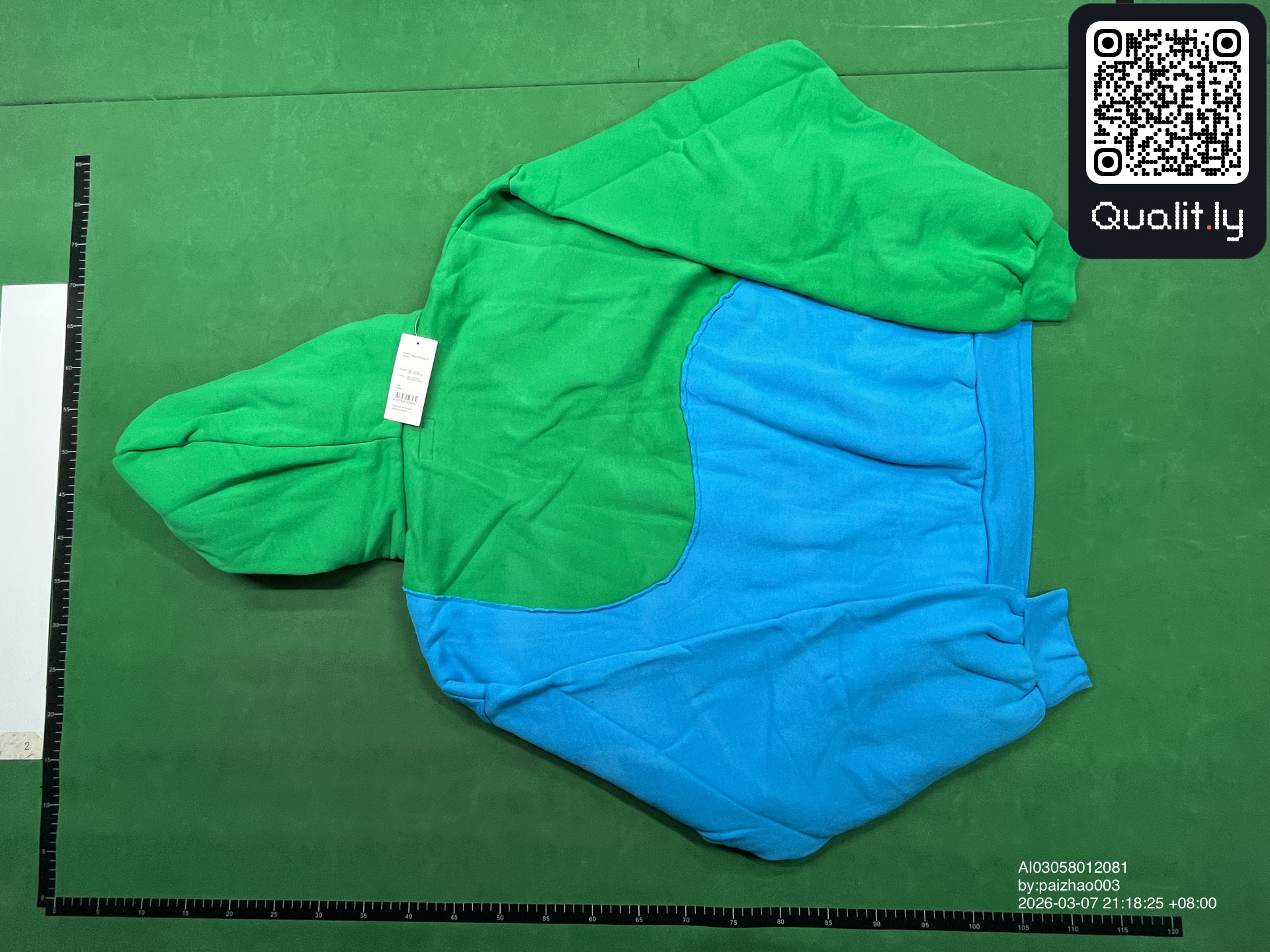 Hoodie QC photo 2 of 30