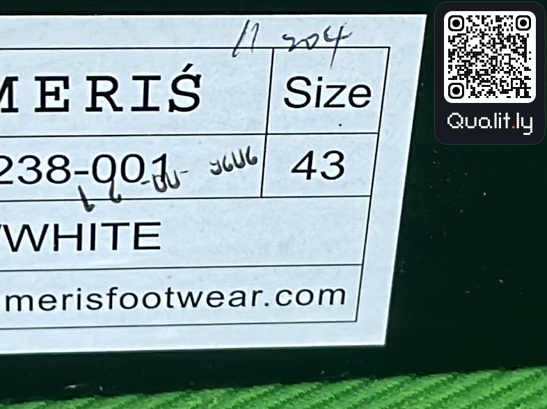 Sneakers QC photo 3 of 12