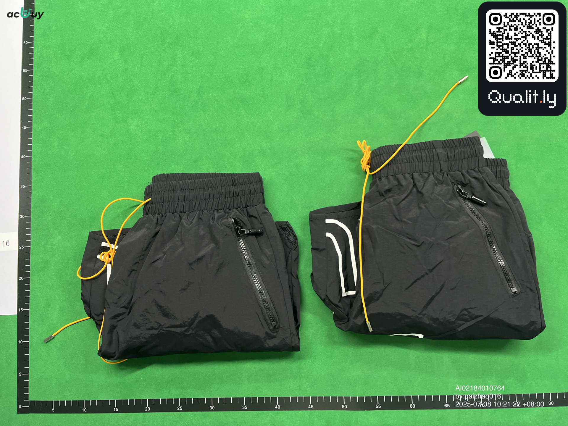 Shorts QC photo 1 of 118