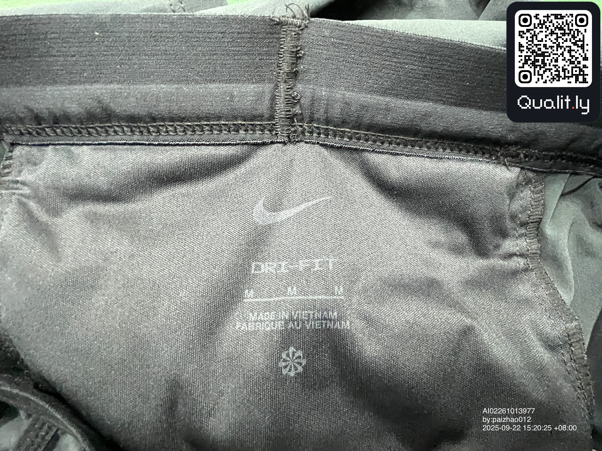 Pantaloni — fotografie QC 1 din 42