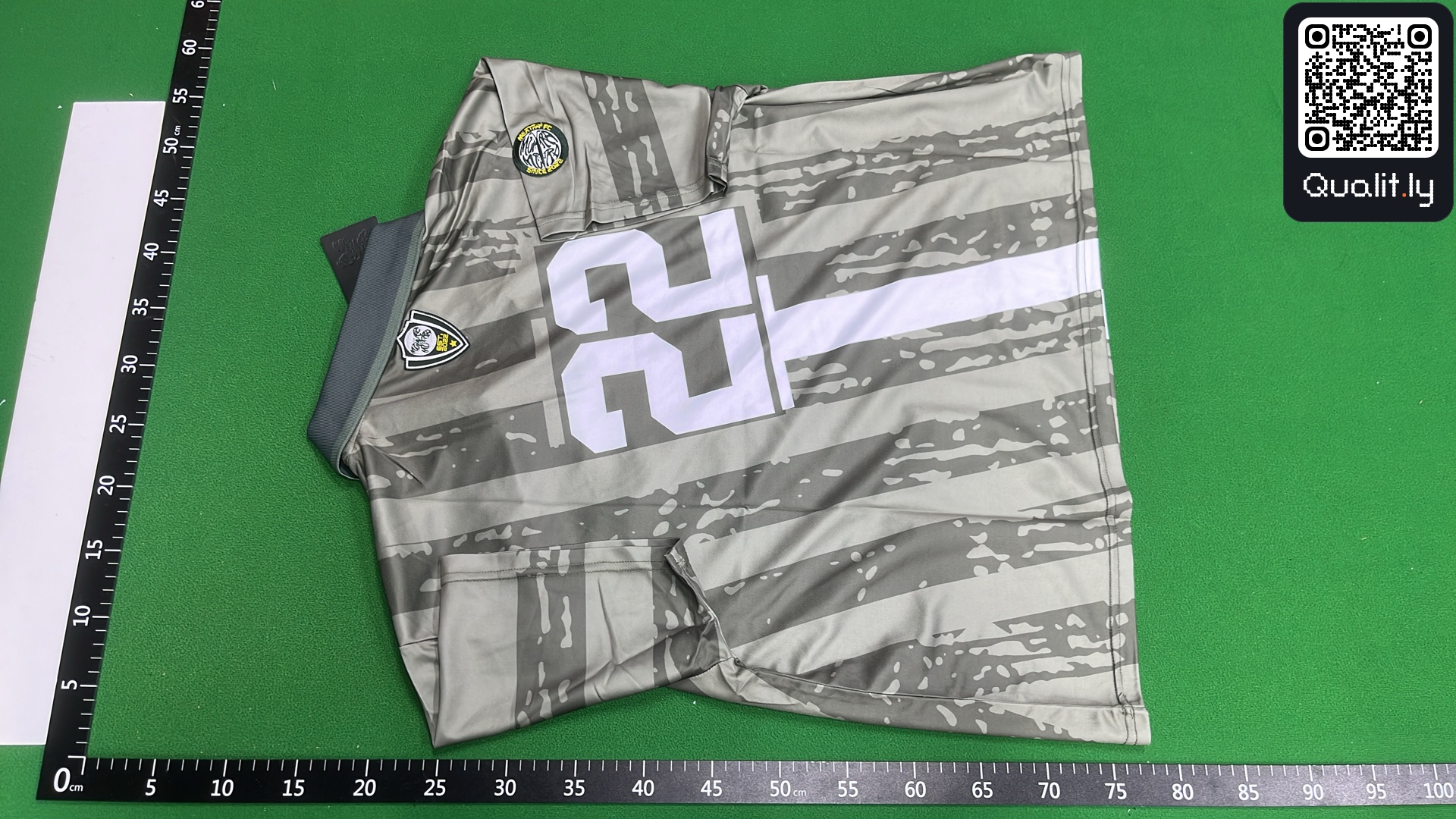 T-Shirt — QC-Foto 3 von 12