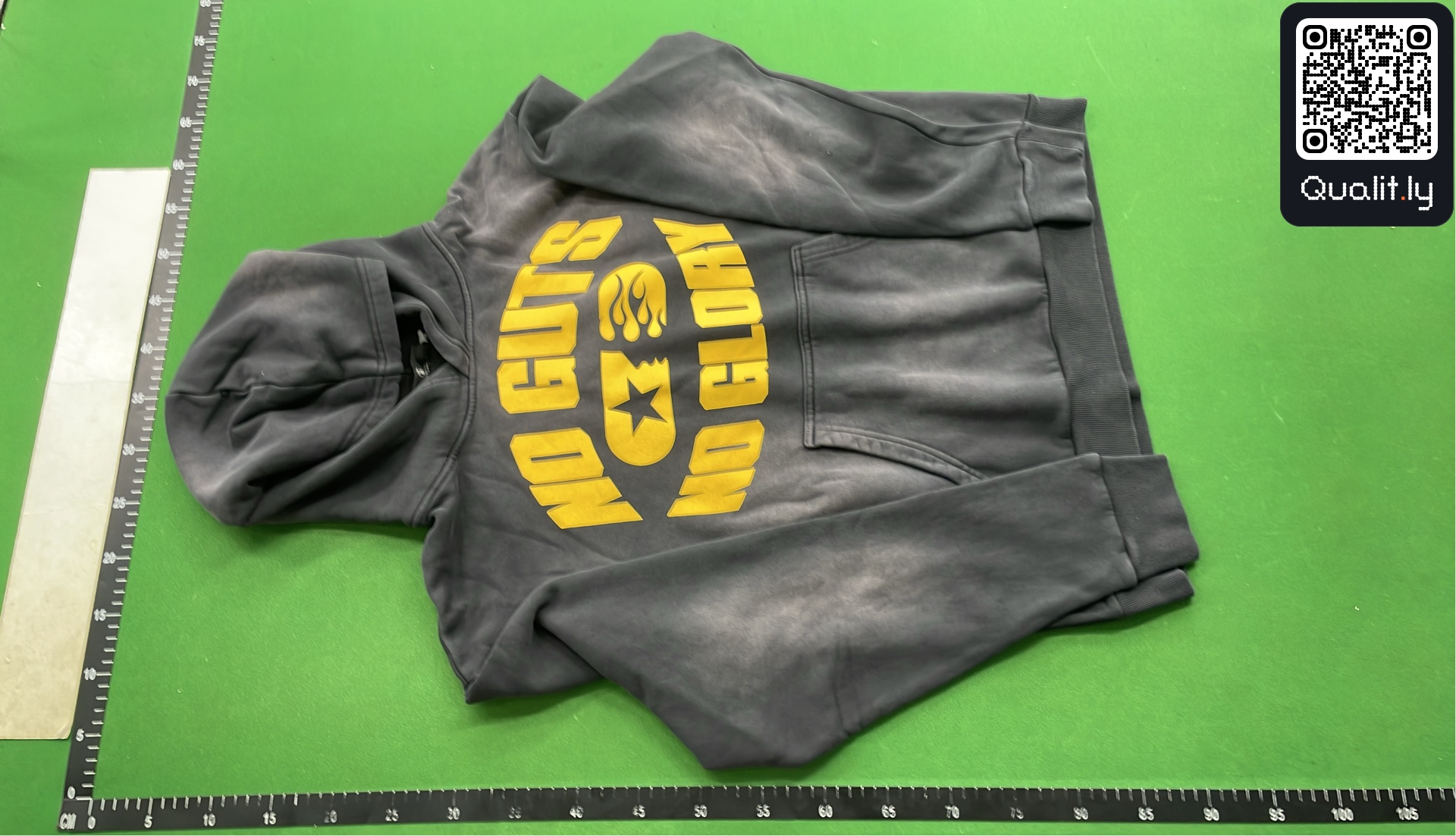 Hoodie — QC-foto 2 av 4