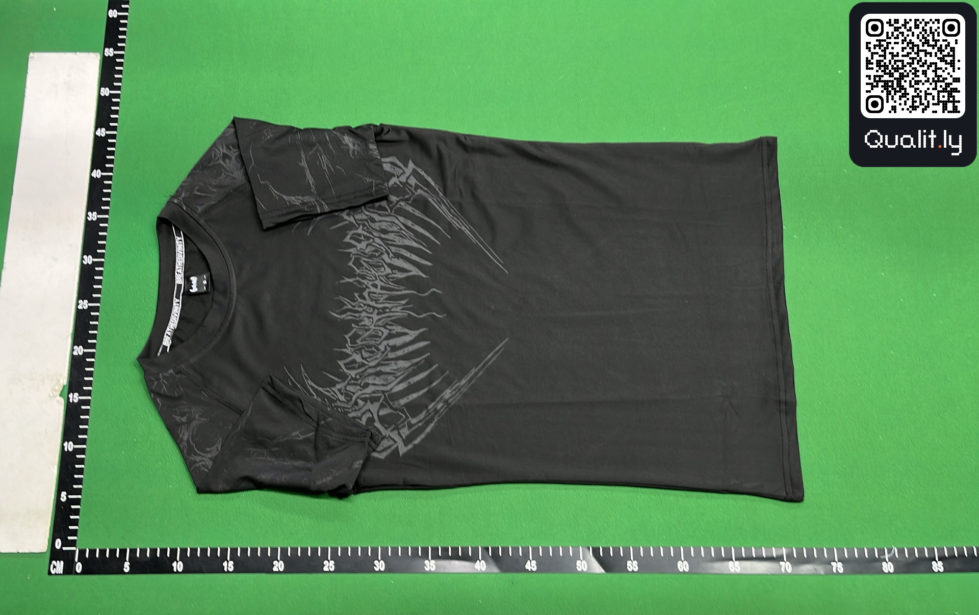 T-shirt — foto QC 2 di 12
