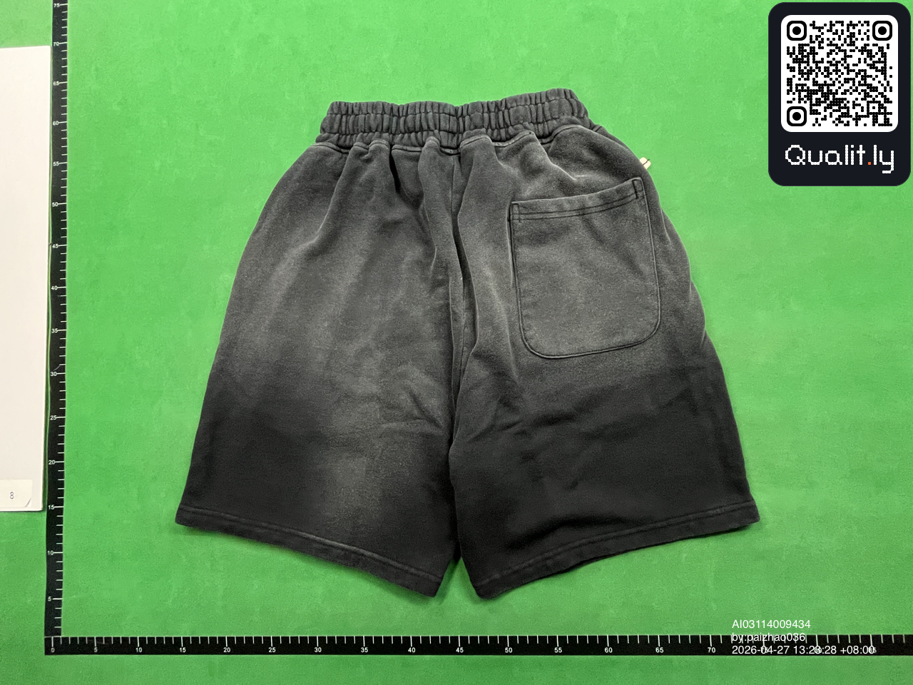 Pantaloncini — foto QC 2 di 30