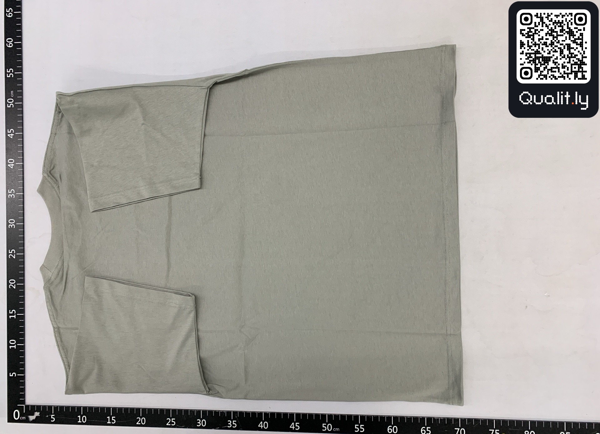 T-shirt — foto QC 3 de 147