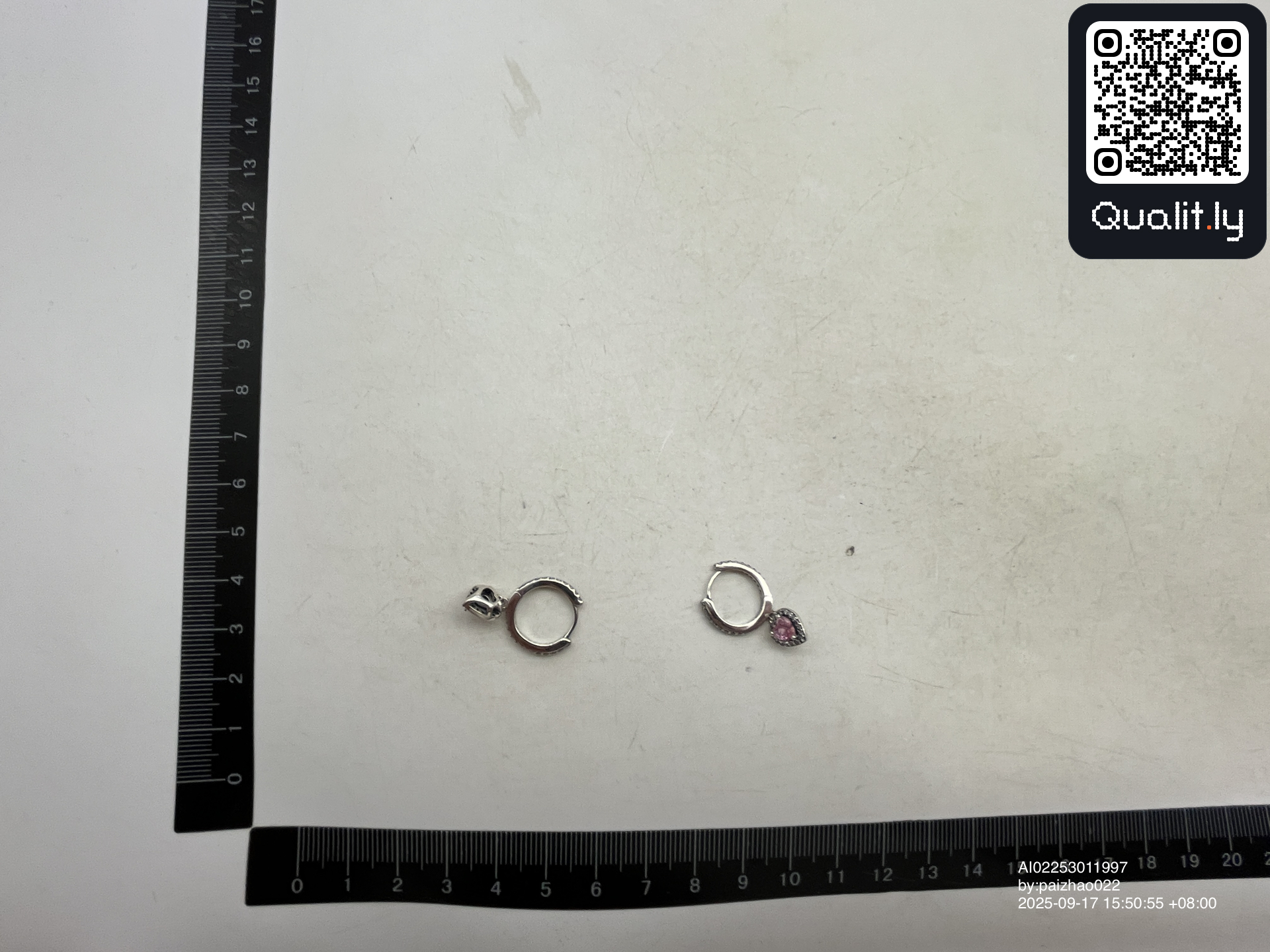 Schmuck — QC-Foto 1 von 3