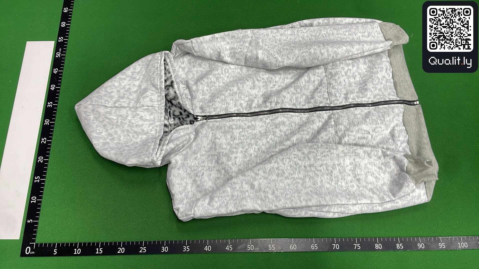 Camisola com capuz — foto QC 2 de 4