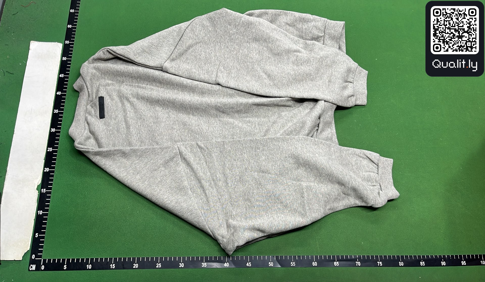 Sweater — QC-foto 3 van 18