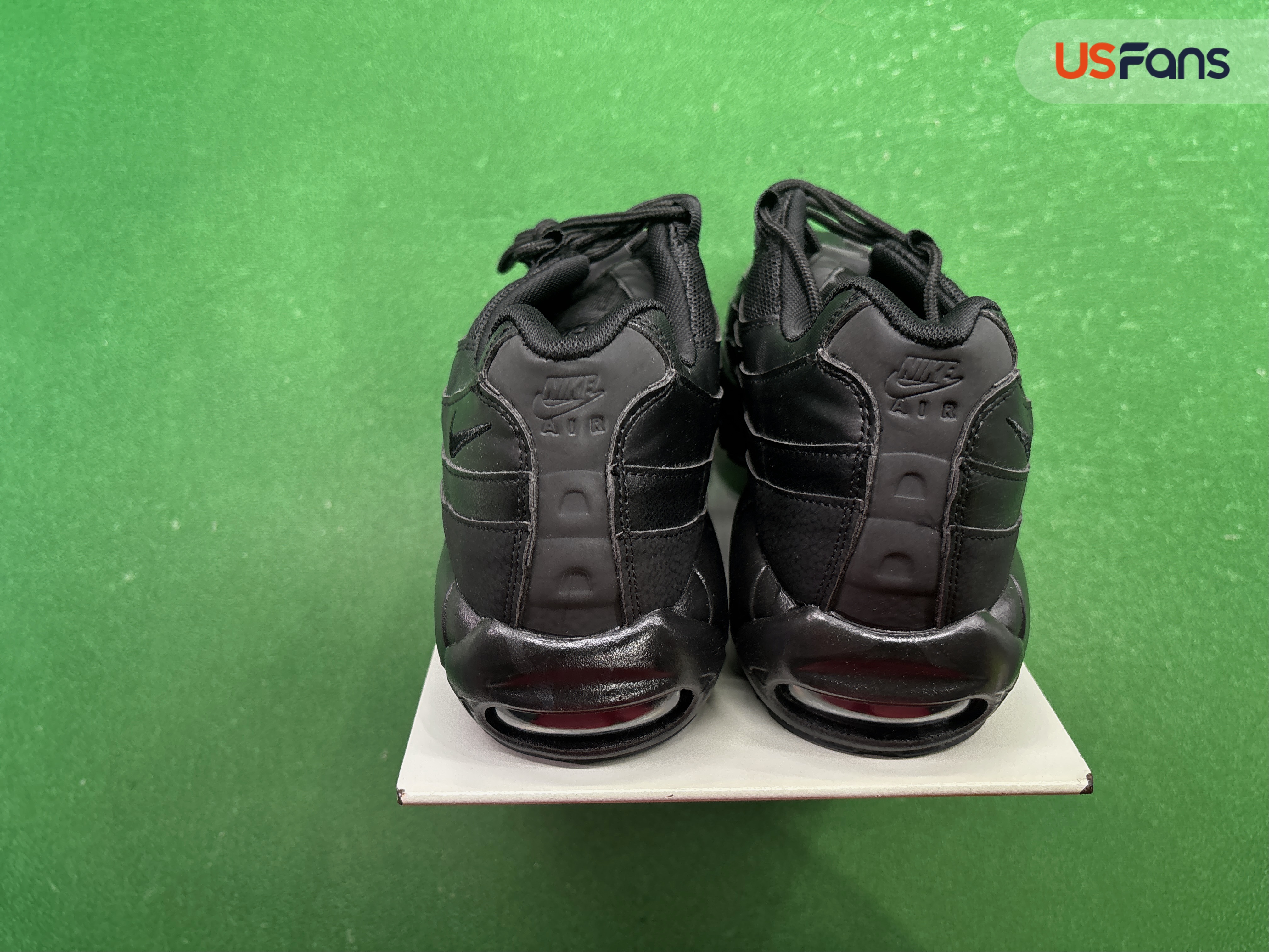 Sneakers — QC-foto 3 van 6