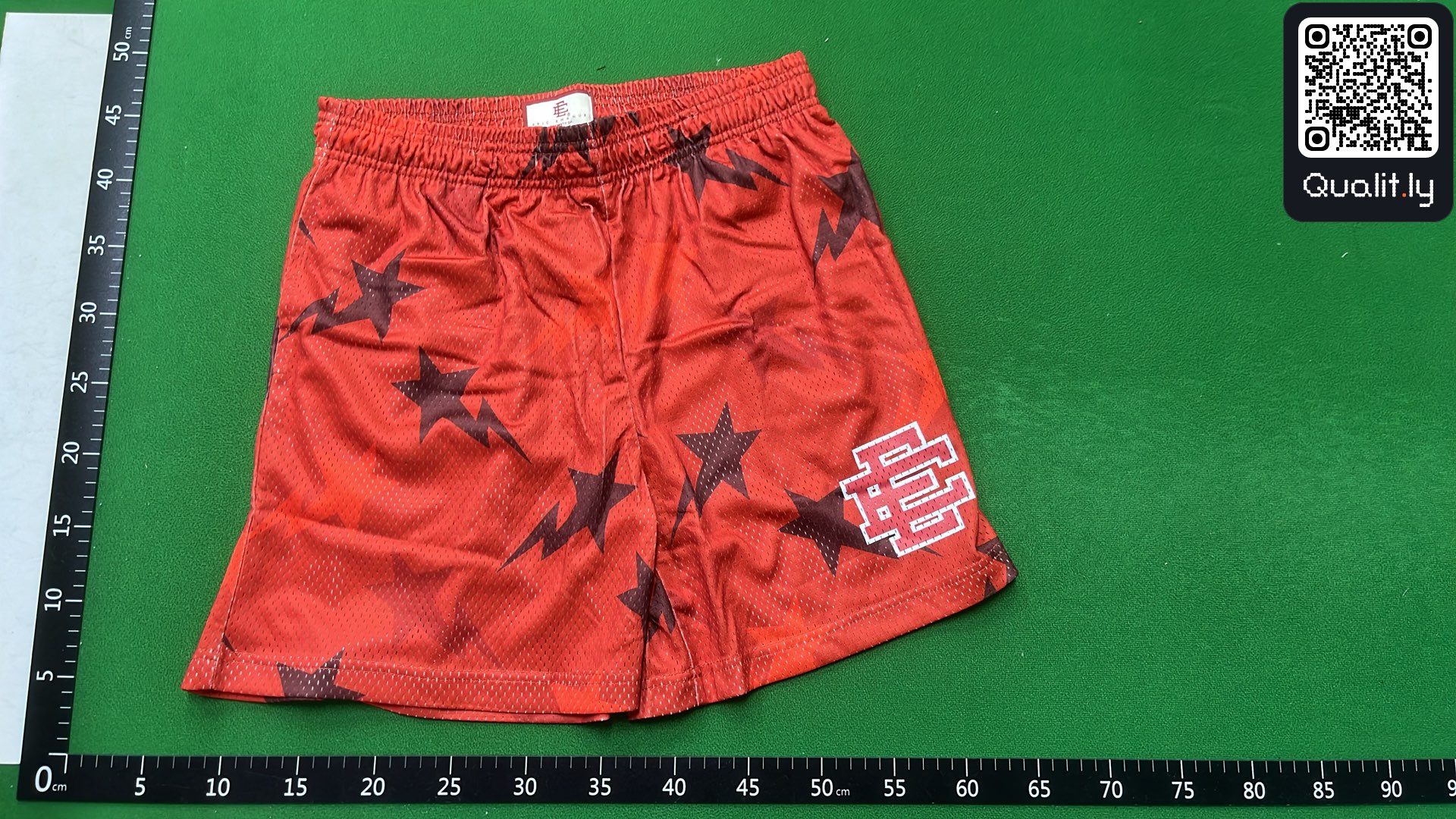 Shorts QC photo 2 of 32