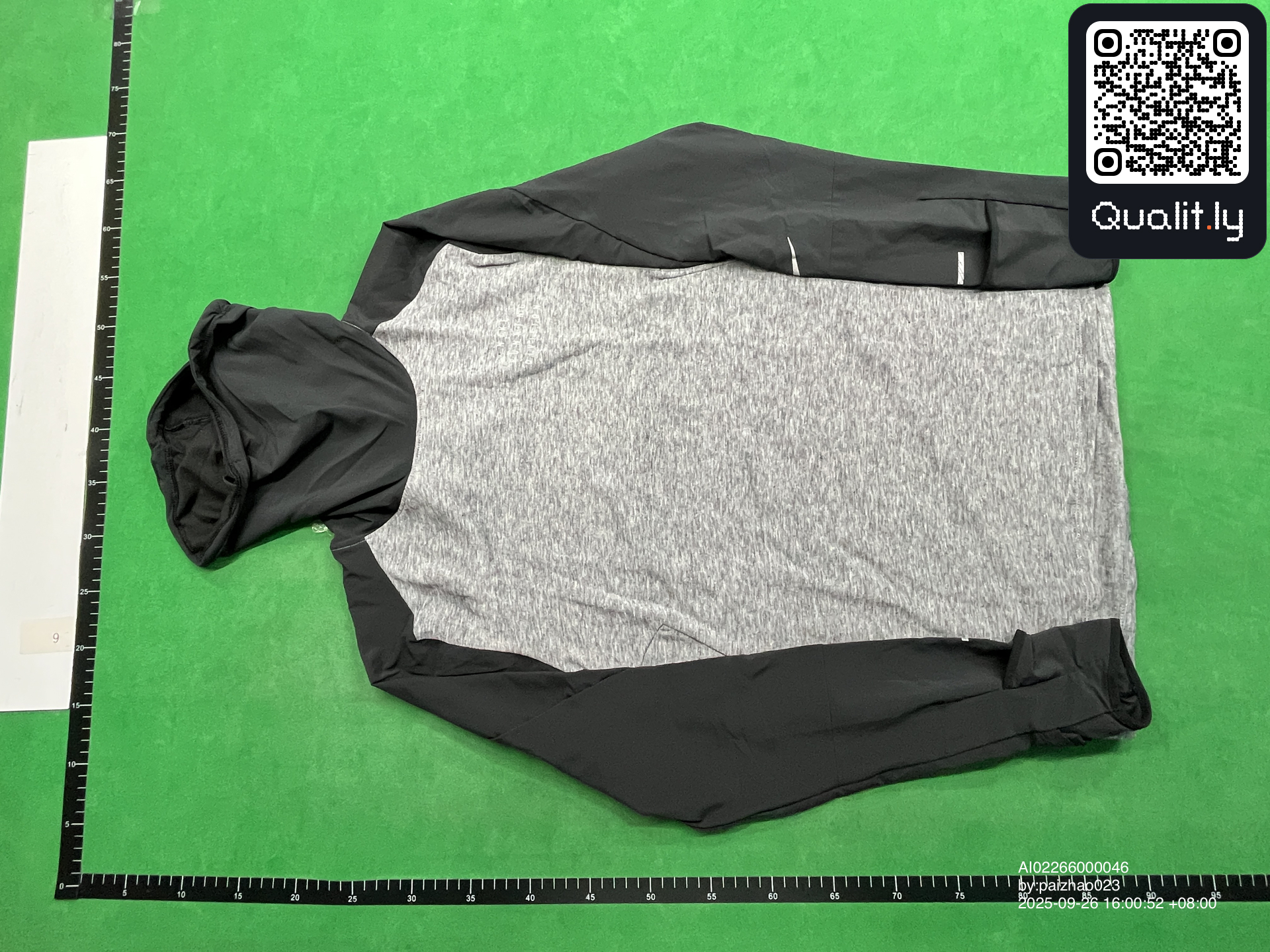 Hoodie — QC-foto 3 av 4