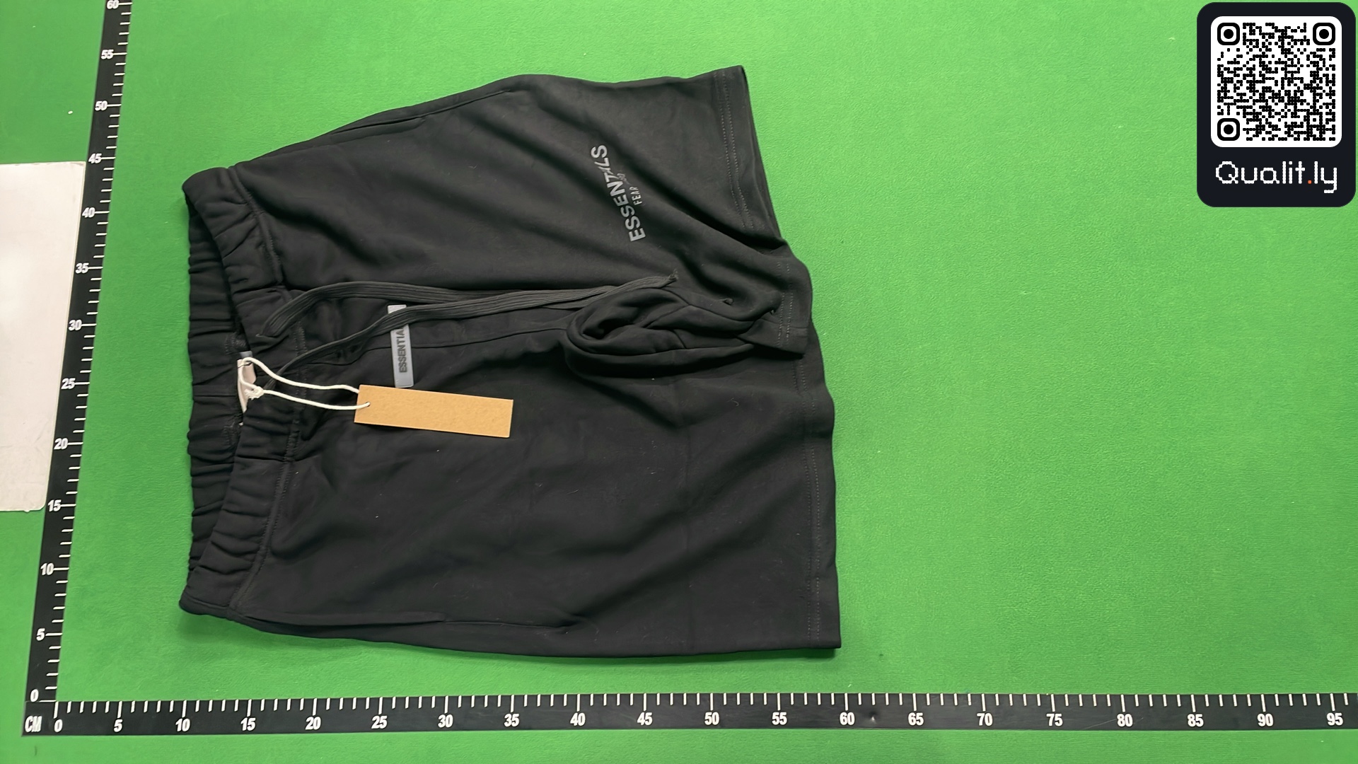 短裤 QC 照片 2 / 24