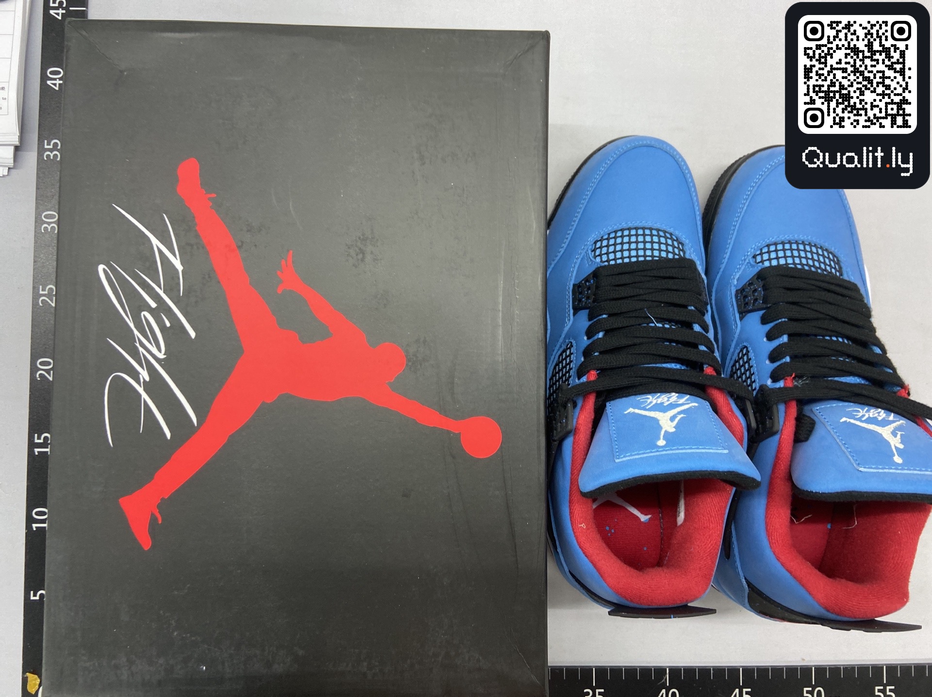 Sneakers — QC-foto 1 av 144