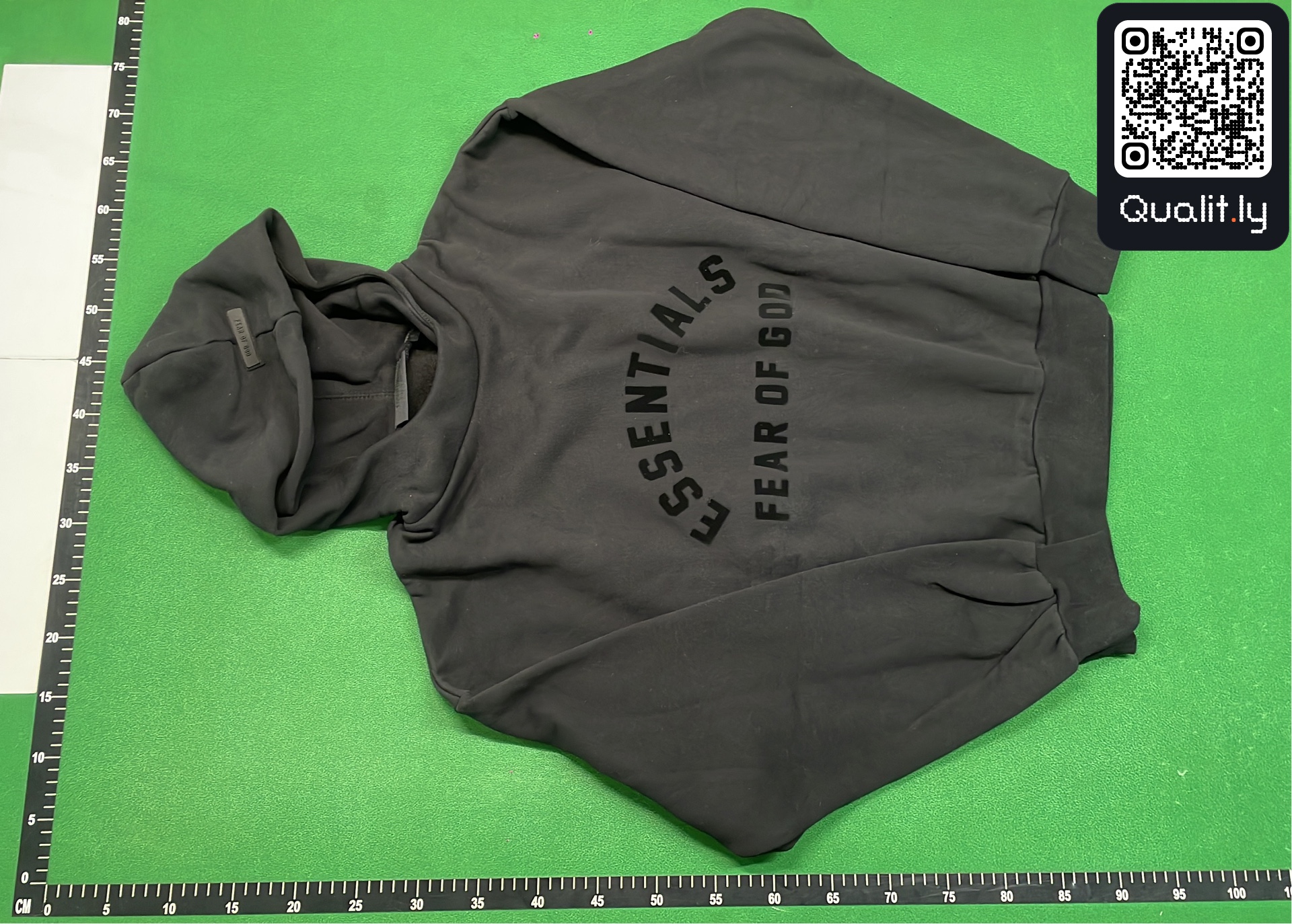 Hoodie QC photo 2 of 38
