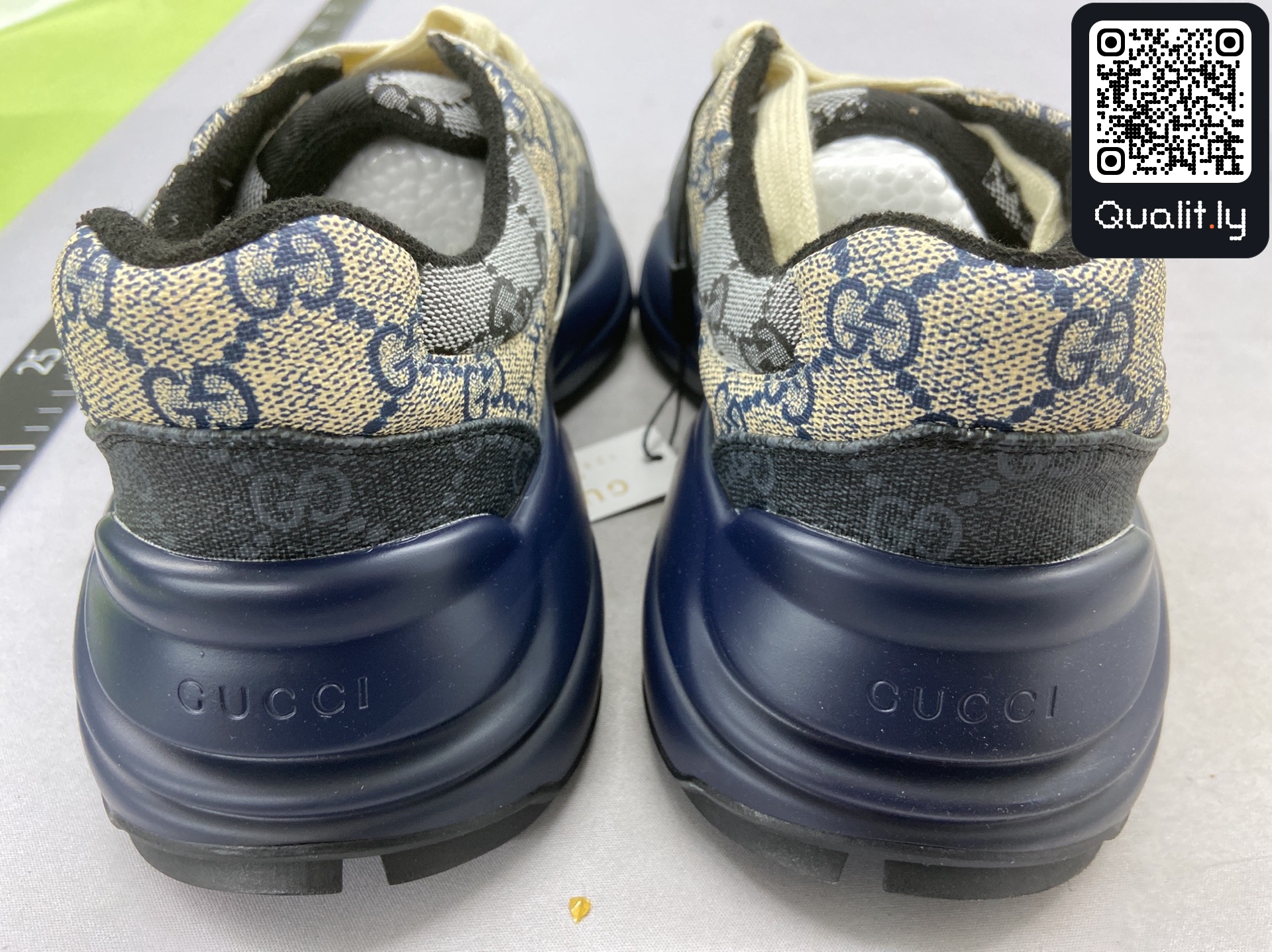Sneaker — QC-Foto 3 von 142
