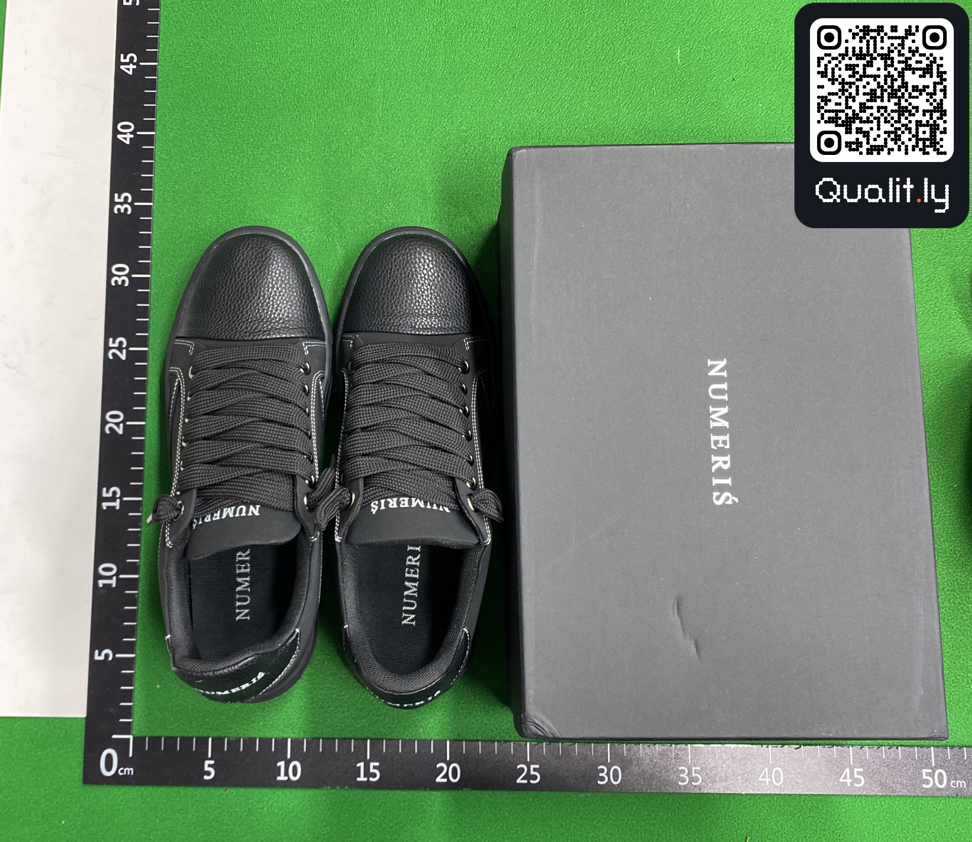 Sneakers QC photo 1 of 142
