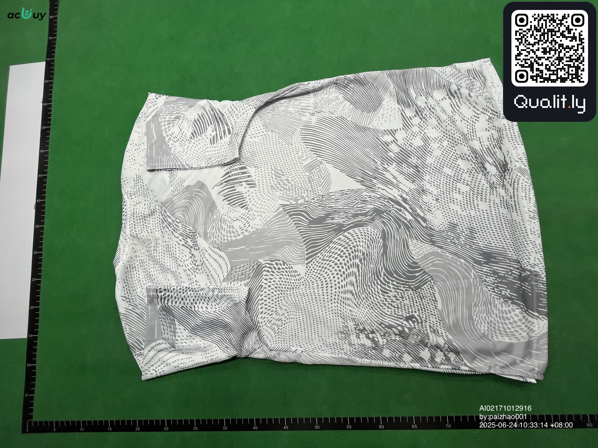 T-shirt — QC-foto 2 av 3