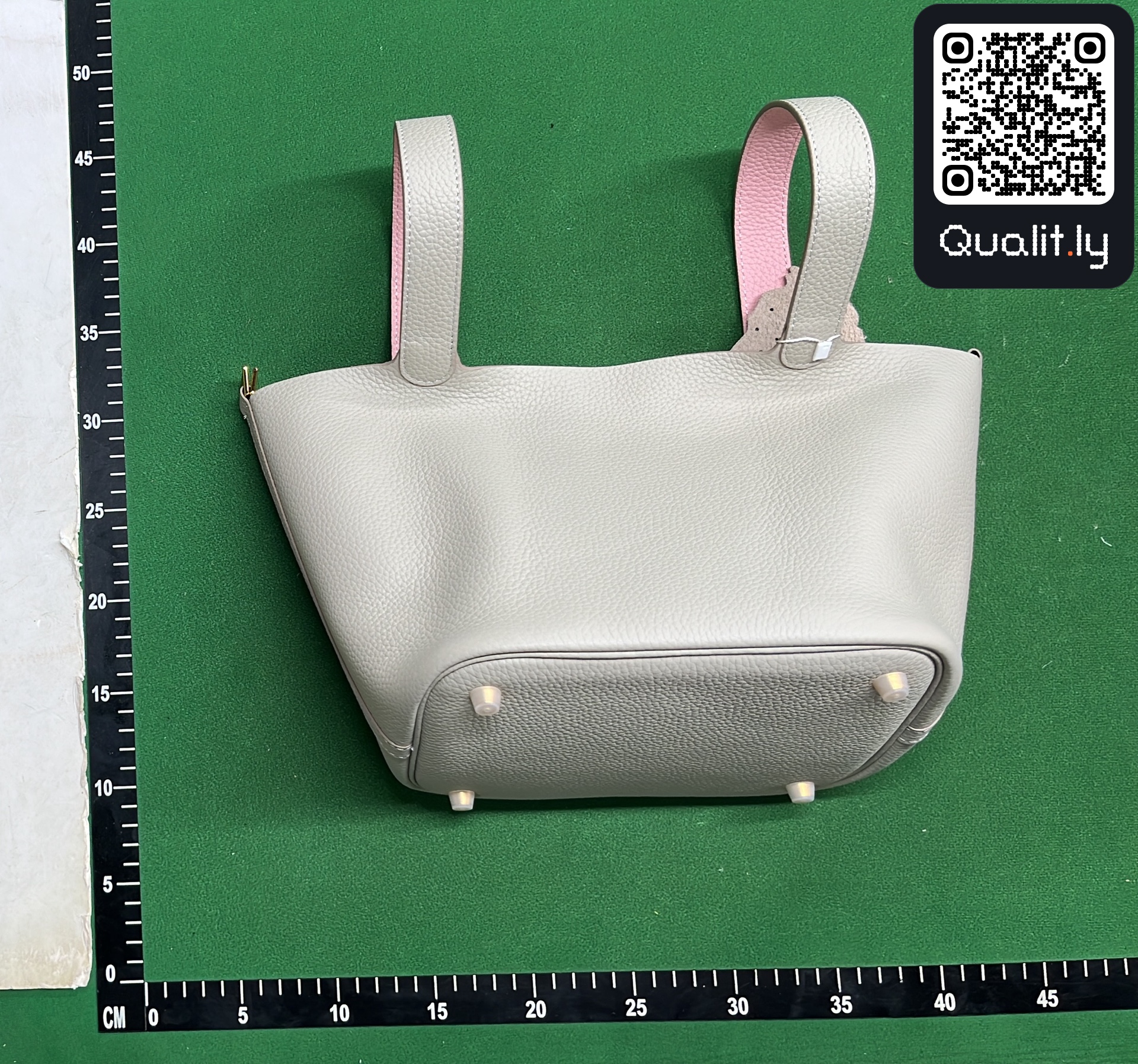 Bag QC photo 1 of 3