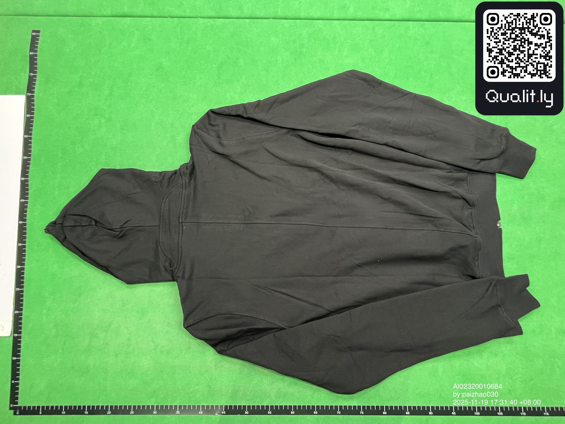 Hoodie QC photo 3 of 30