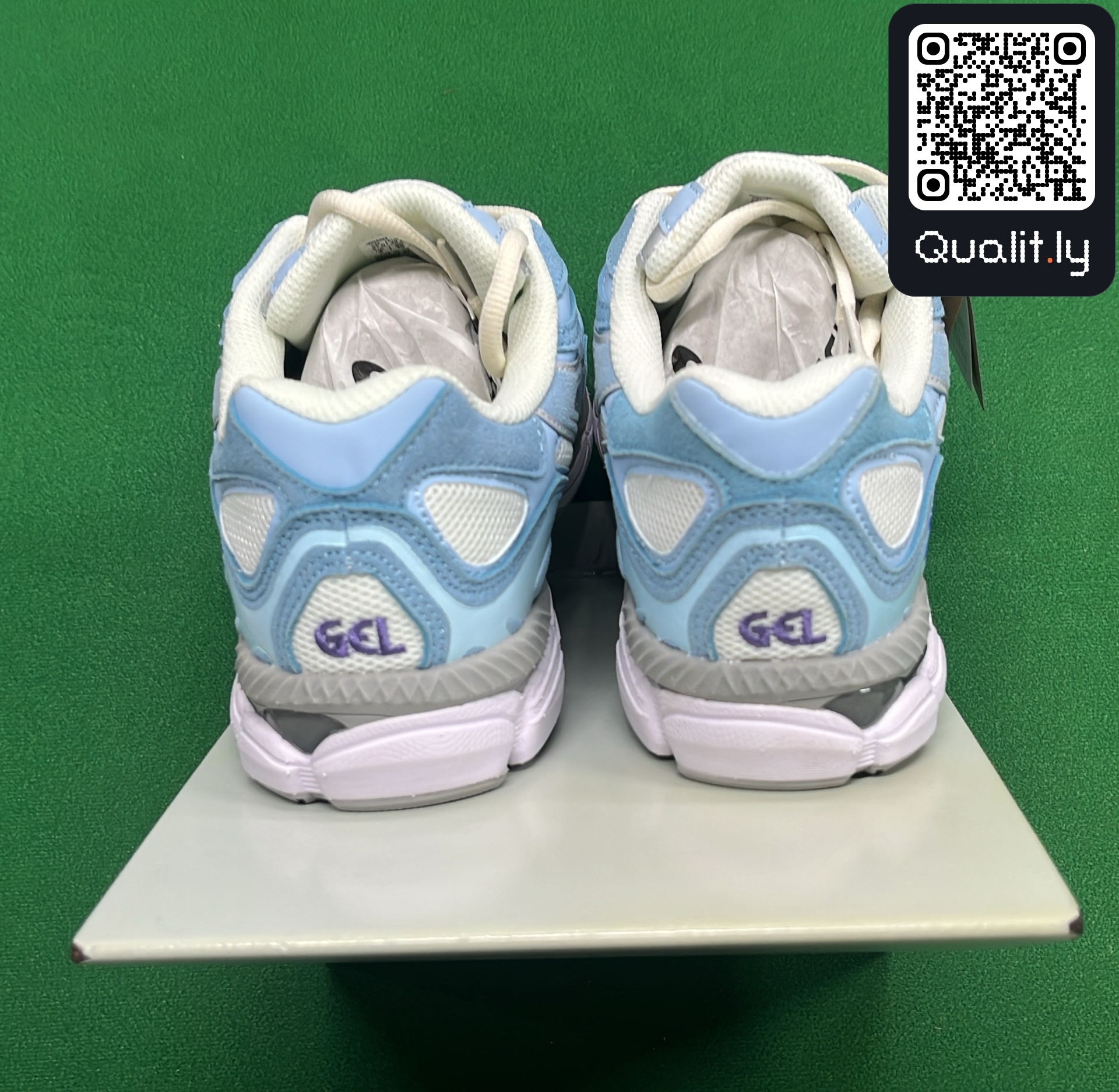 Sneakers QC photo 3 of 6