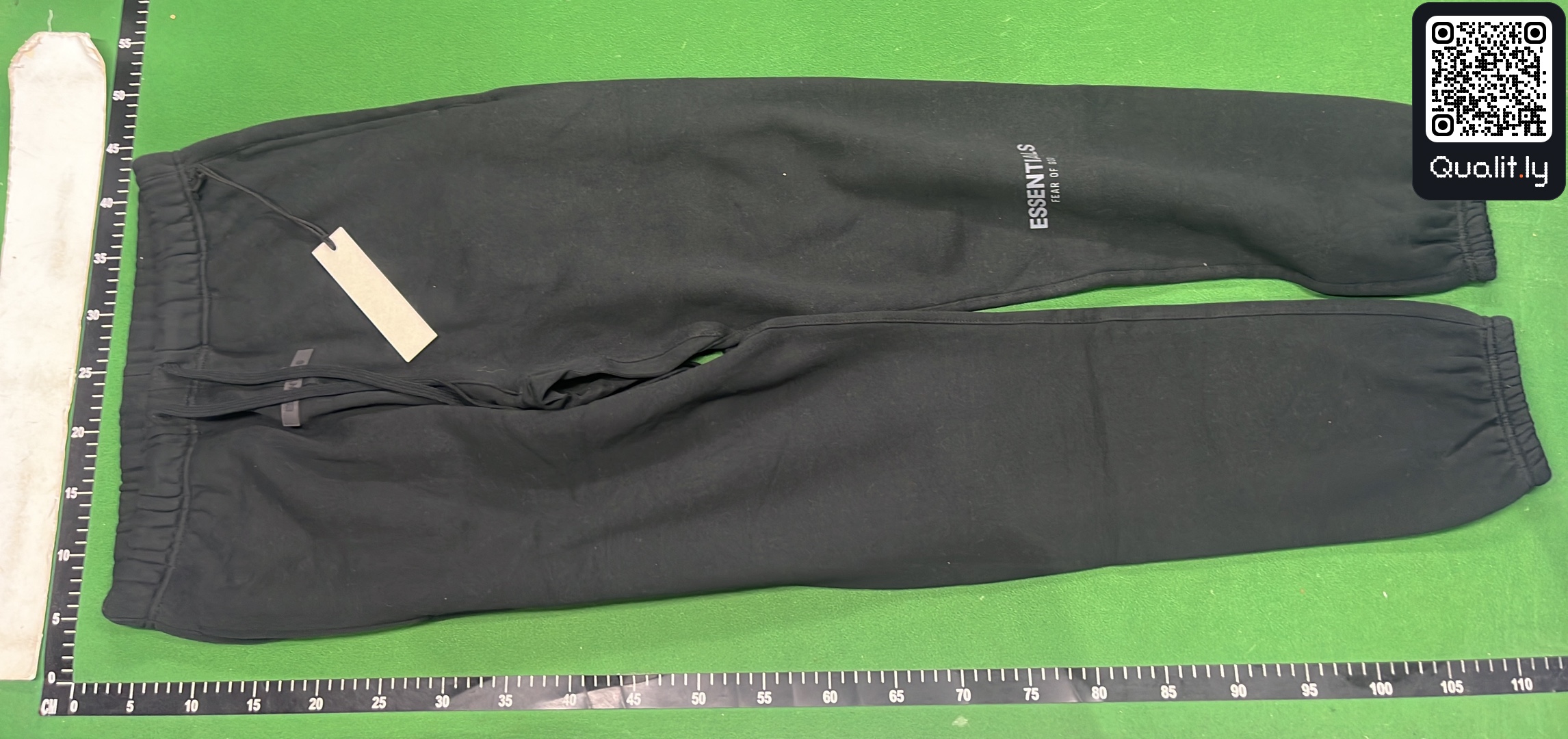 Pants QC photo 2 of 24