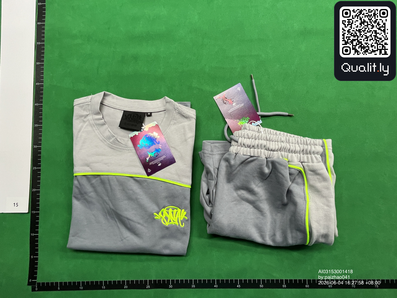 T-shirt — photo QC 1 sur 30