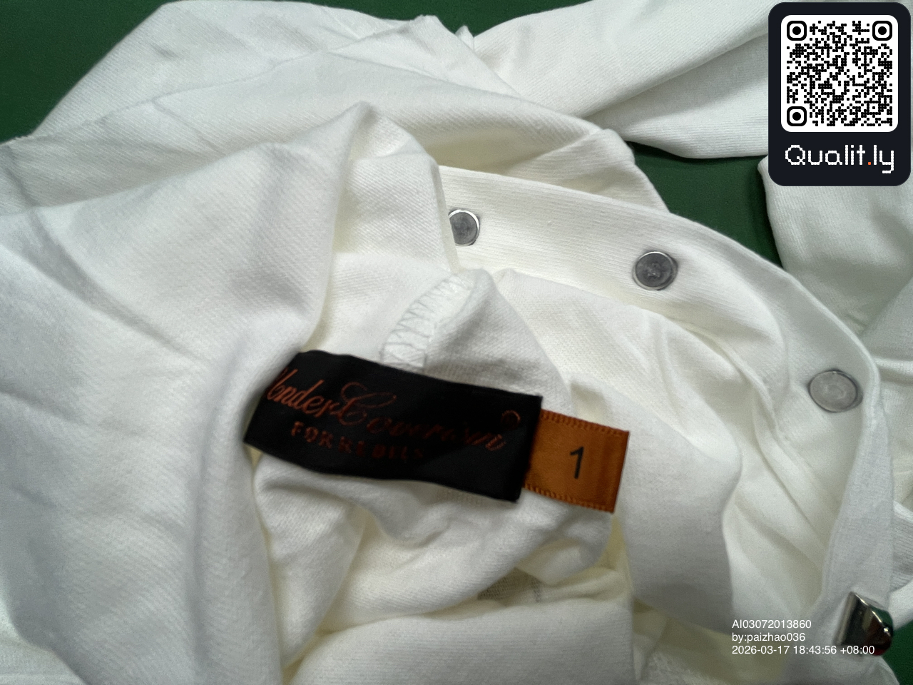 Sweater — QC-foto 1 van 22