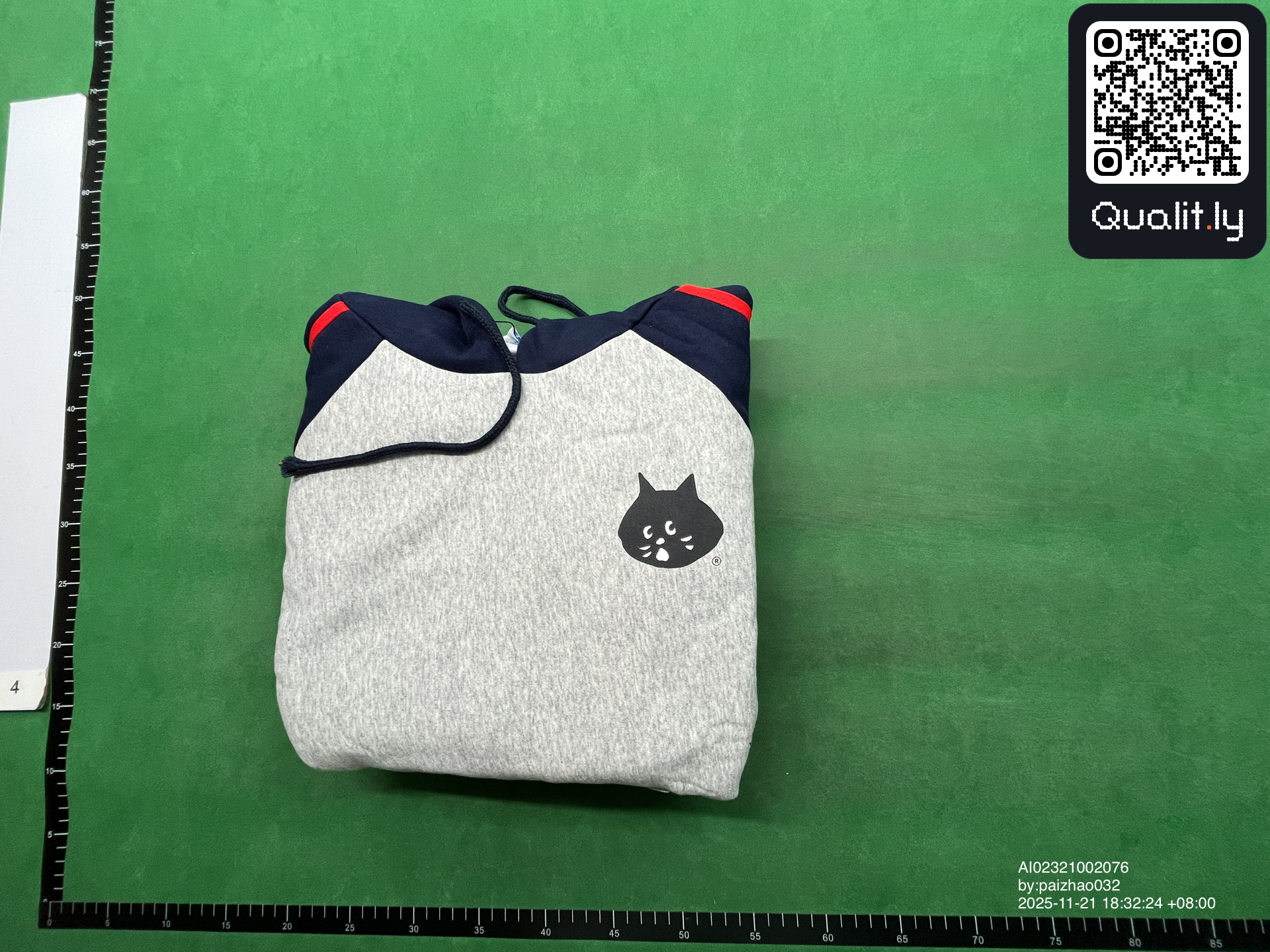 连帽卫衣 QC 照片 1 / 8