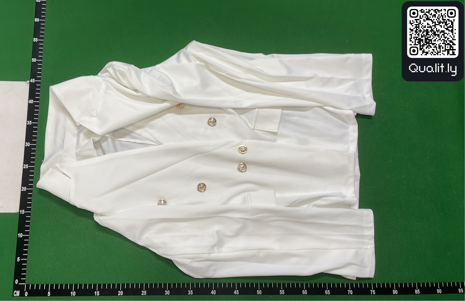 Pants QC photo 2 of 33