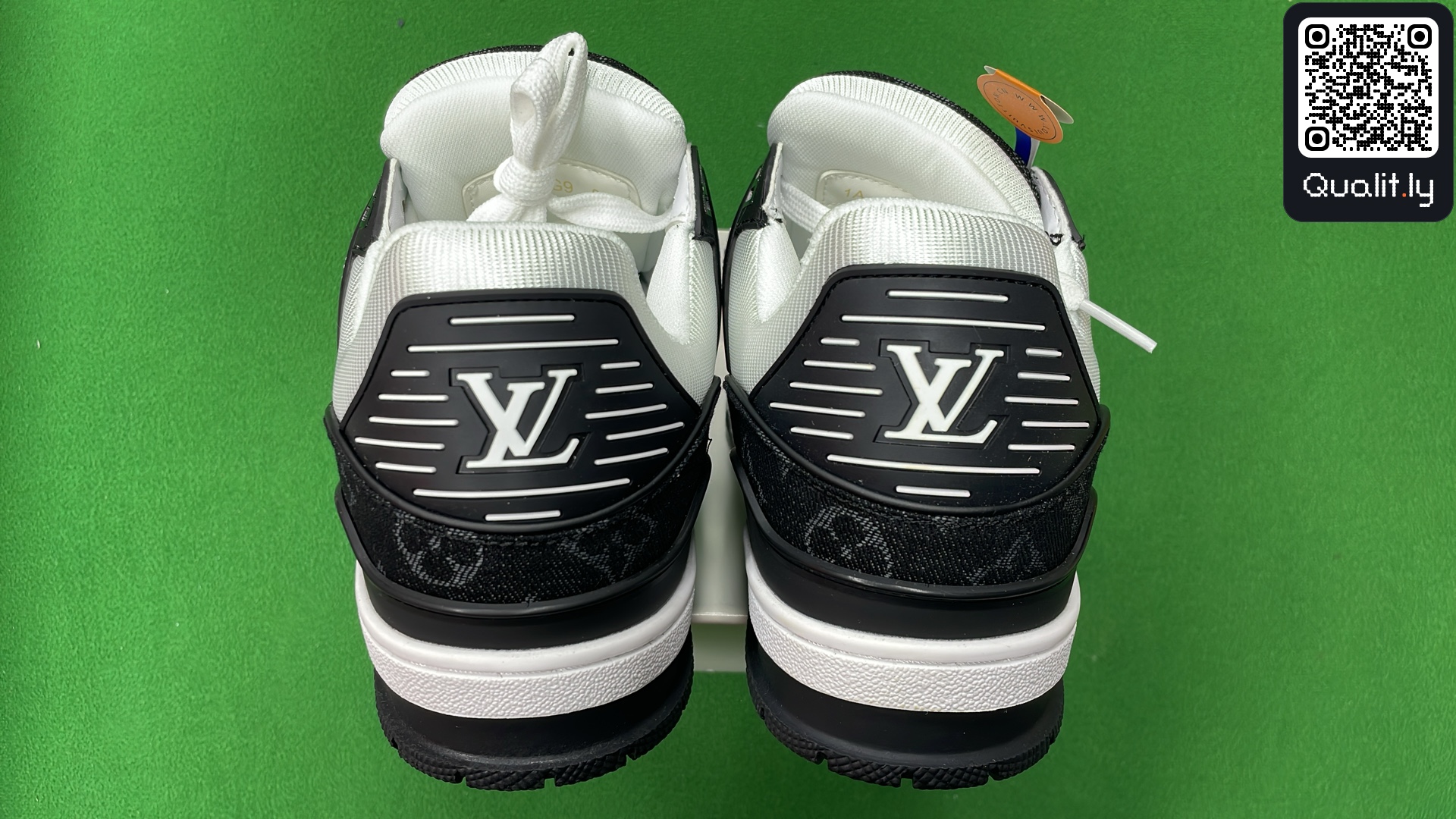 Sneakers QC photo 3 of 12