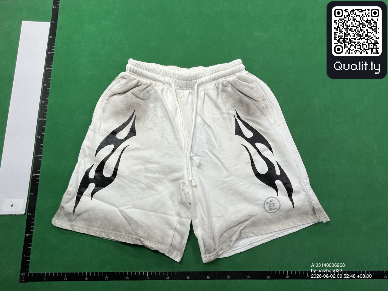 Pantaloncini — foto QC 3 di 30