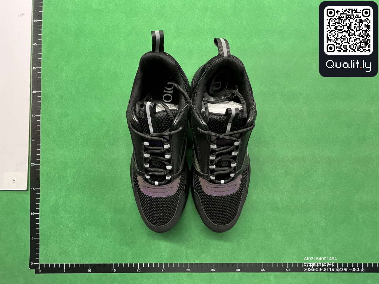 Sneakers — foto QC 2 di 151