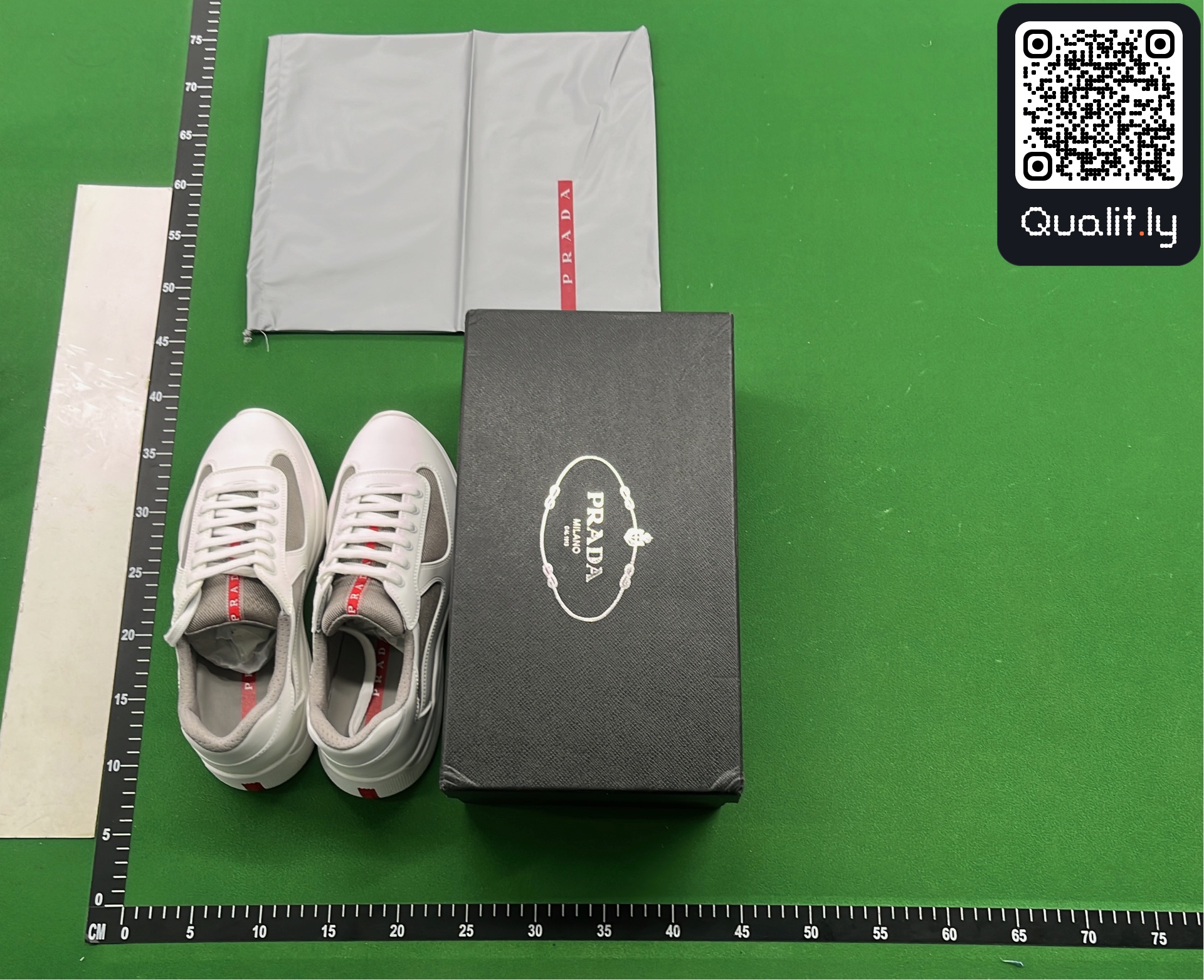 Sneakers QC photo 1 of 6