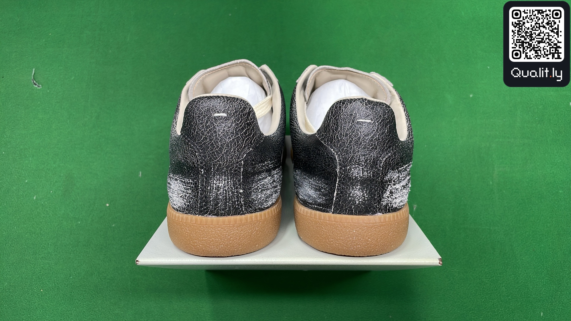 Sneakers QC photo 3 of 130