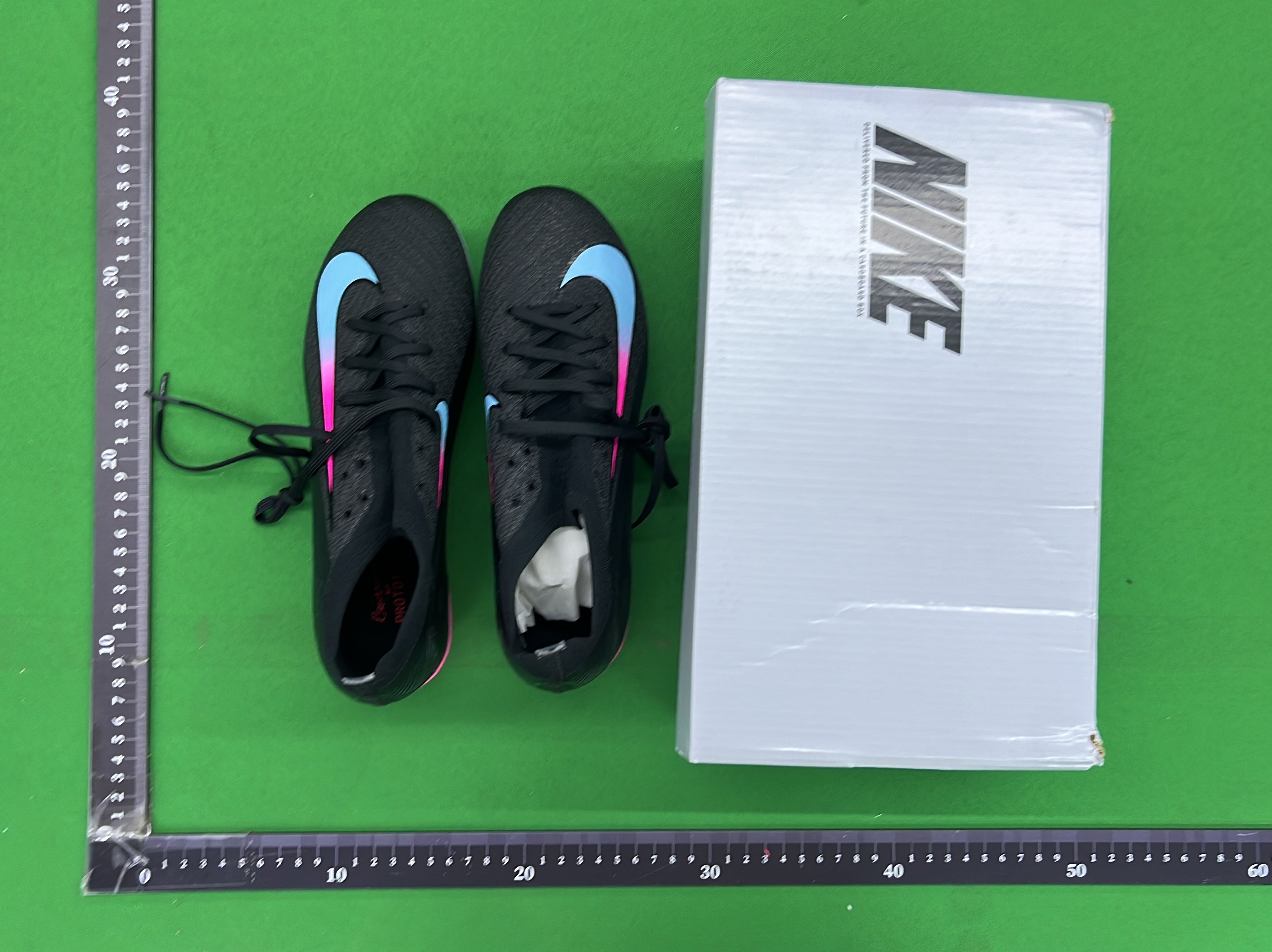 球鞋 QC 照片 1 / 12