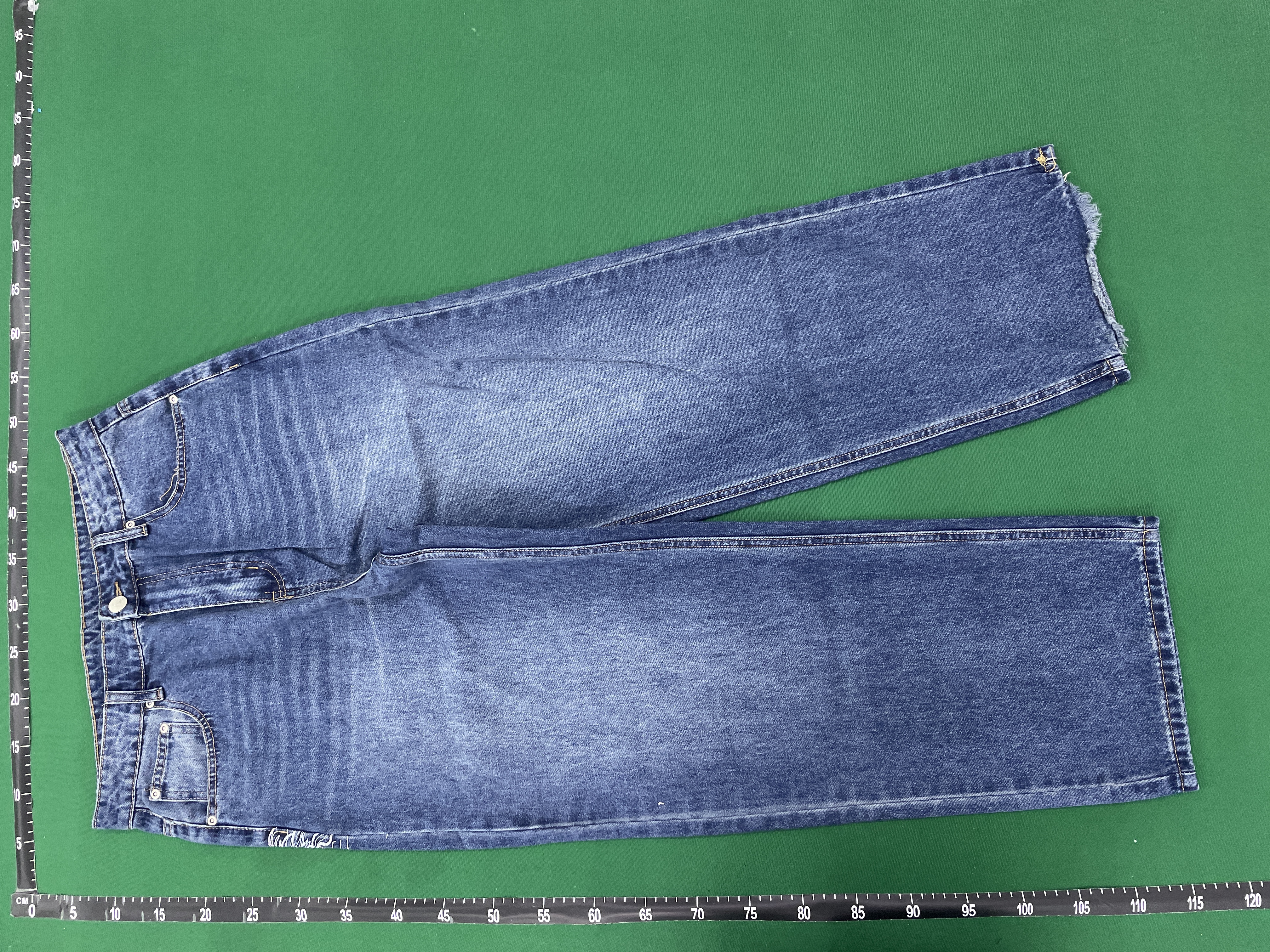Jeans — QC-foto 3 av 112