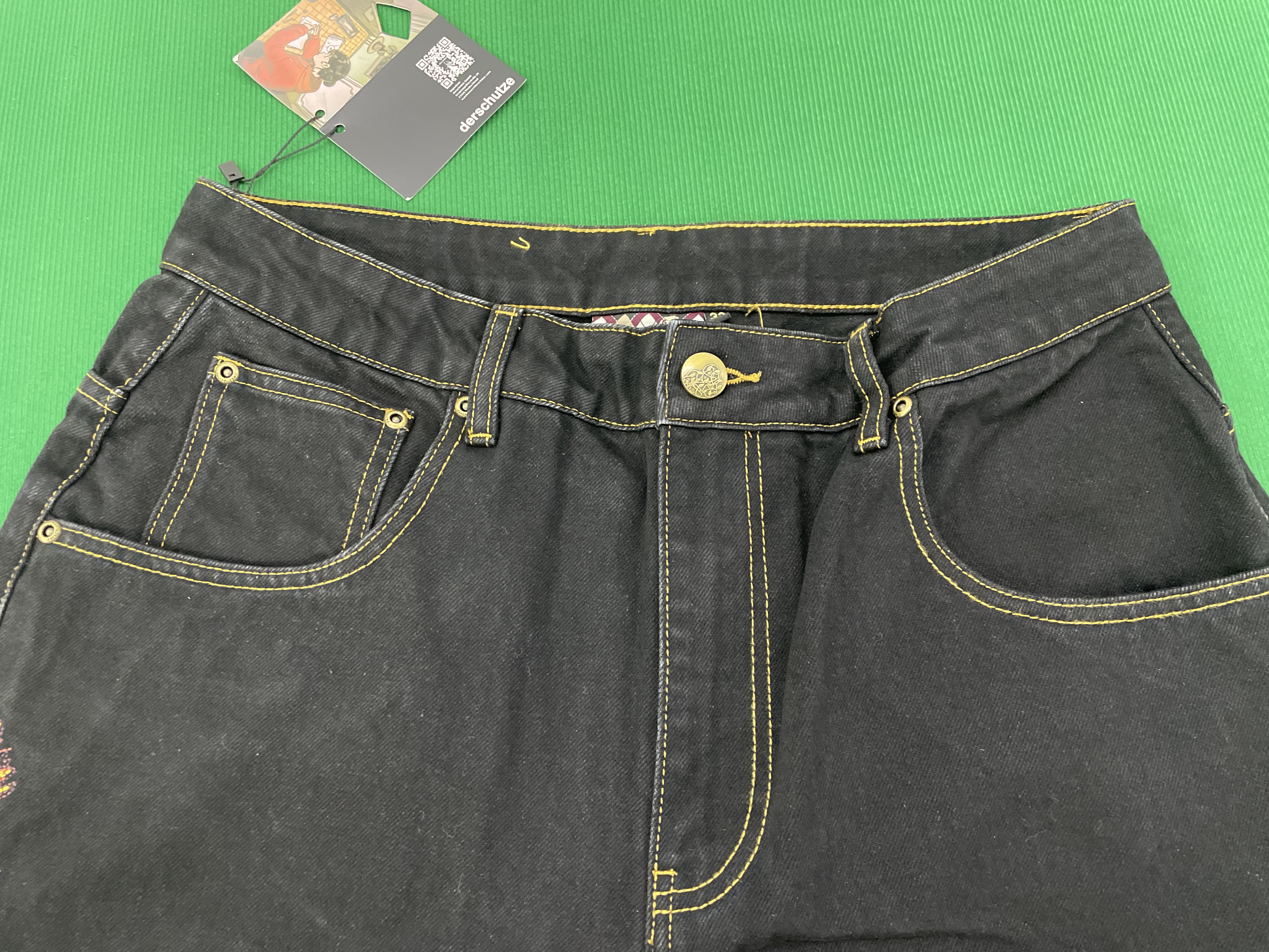 Jeans QC photo 2 of 78